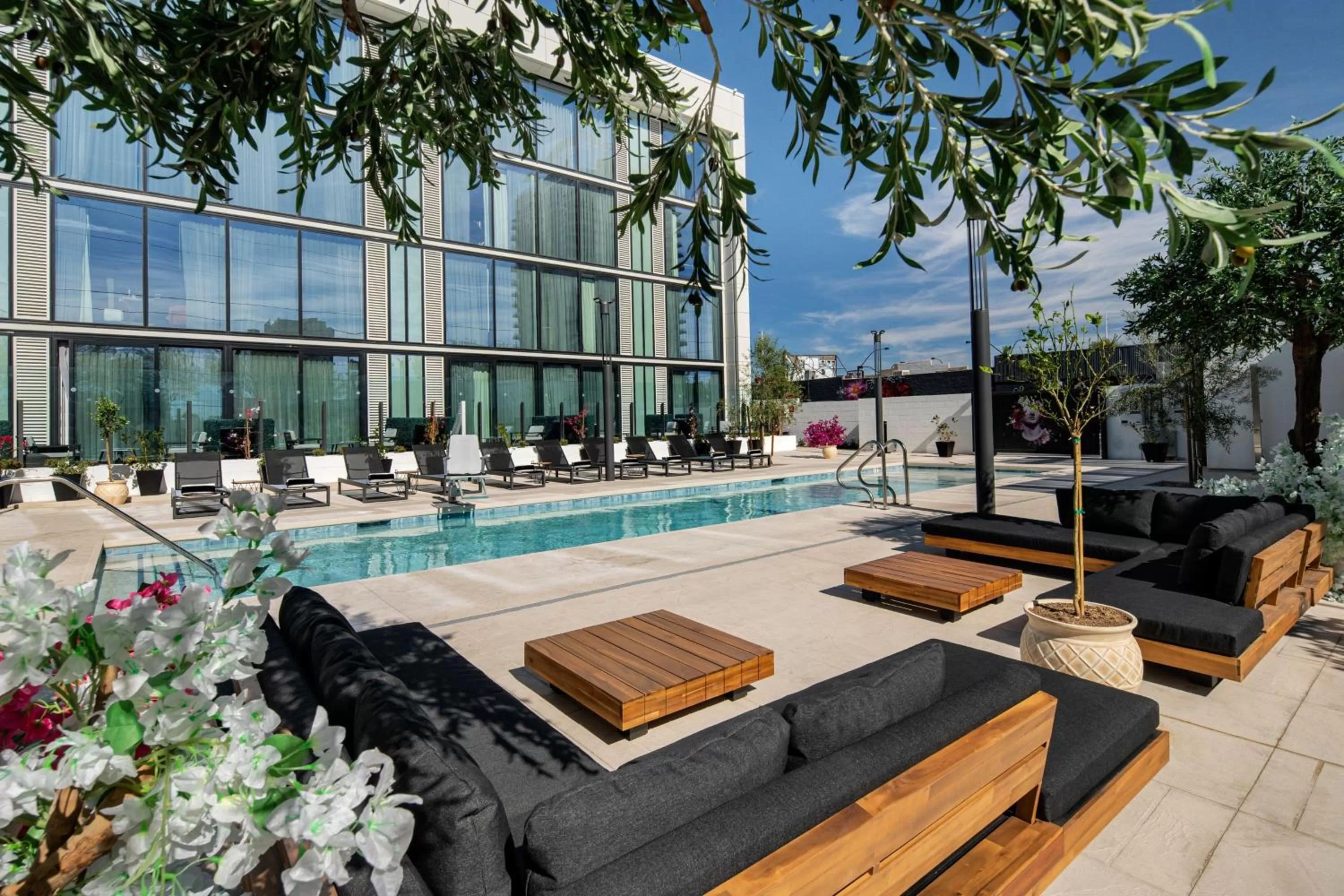 Swimming pool in The ENGLiSH Hotel, Las Vegas, a Tribute Portfolio Hotel