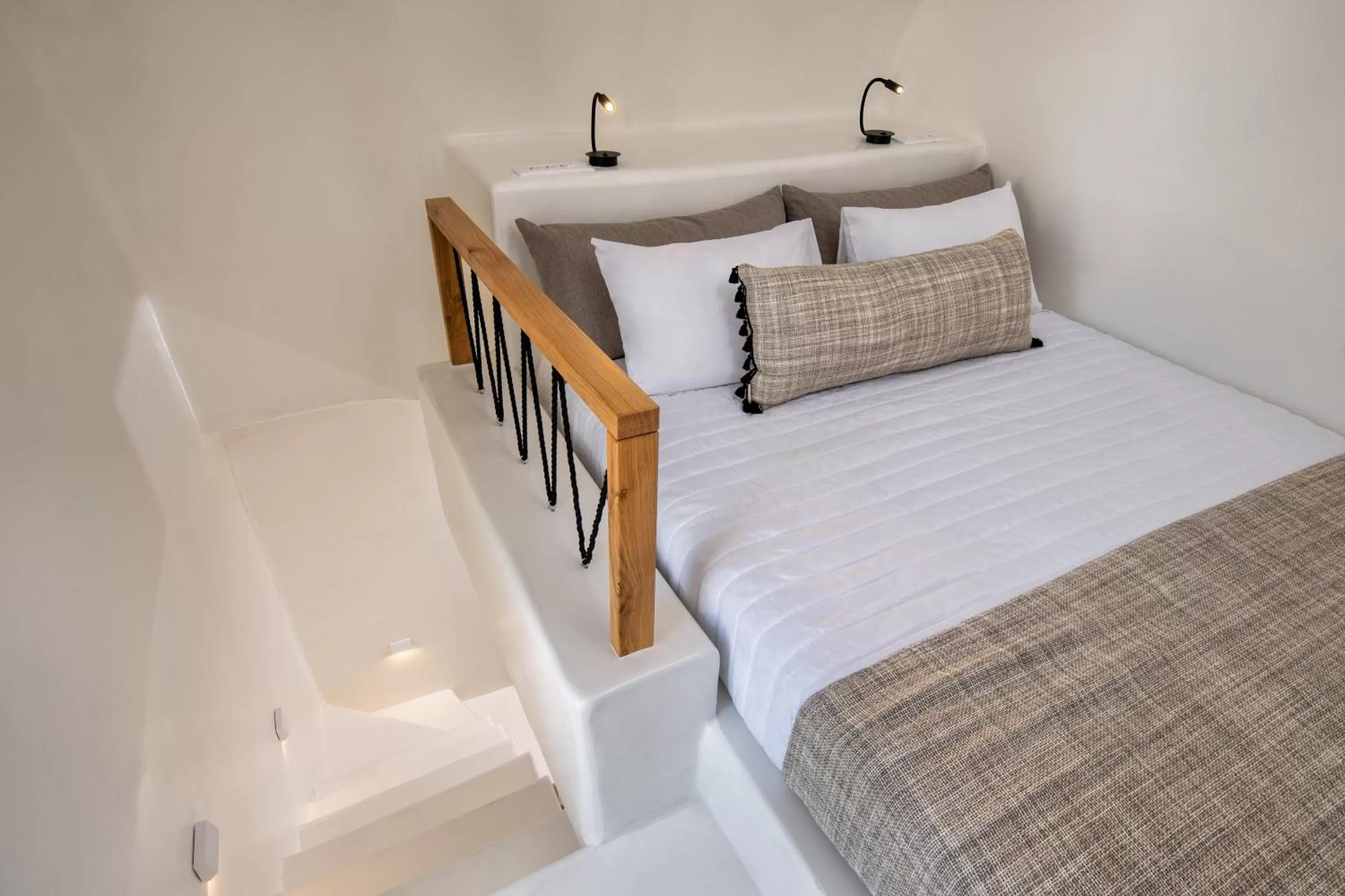 Bedroom, Bed in Hill Suites