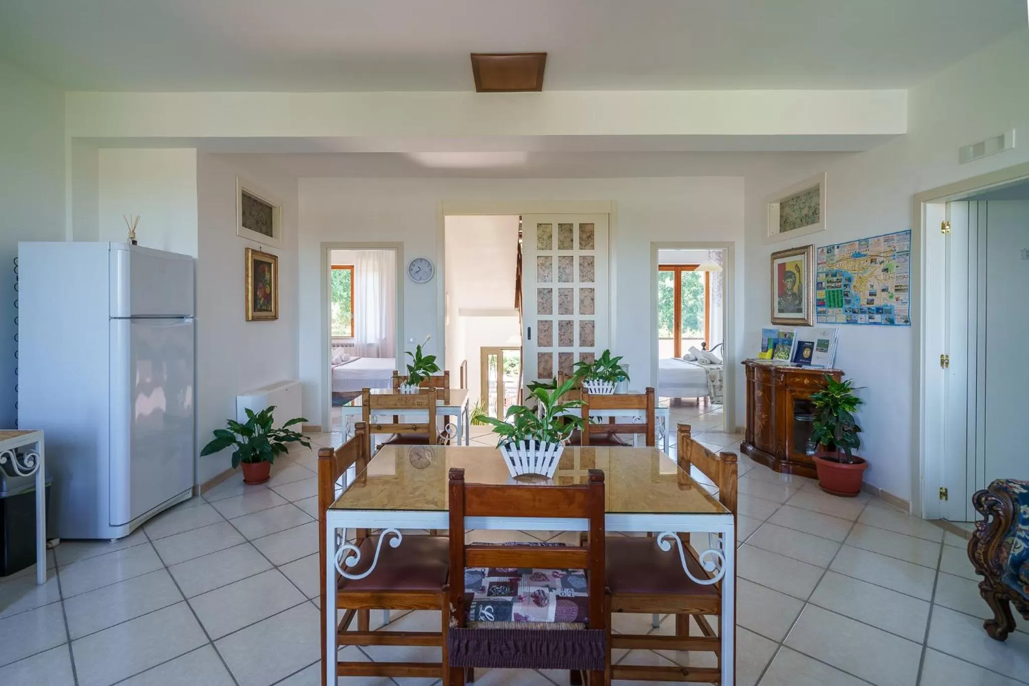 Communal lounge/ TV room in B&B Villa Le Mattine