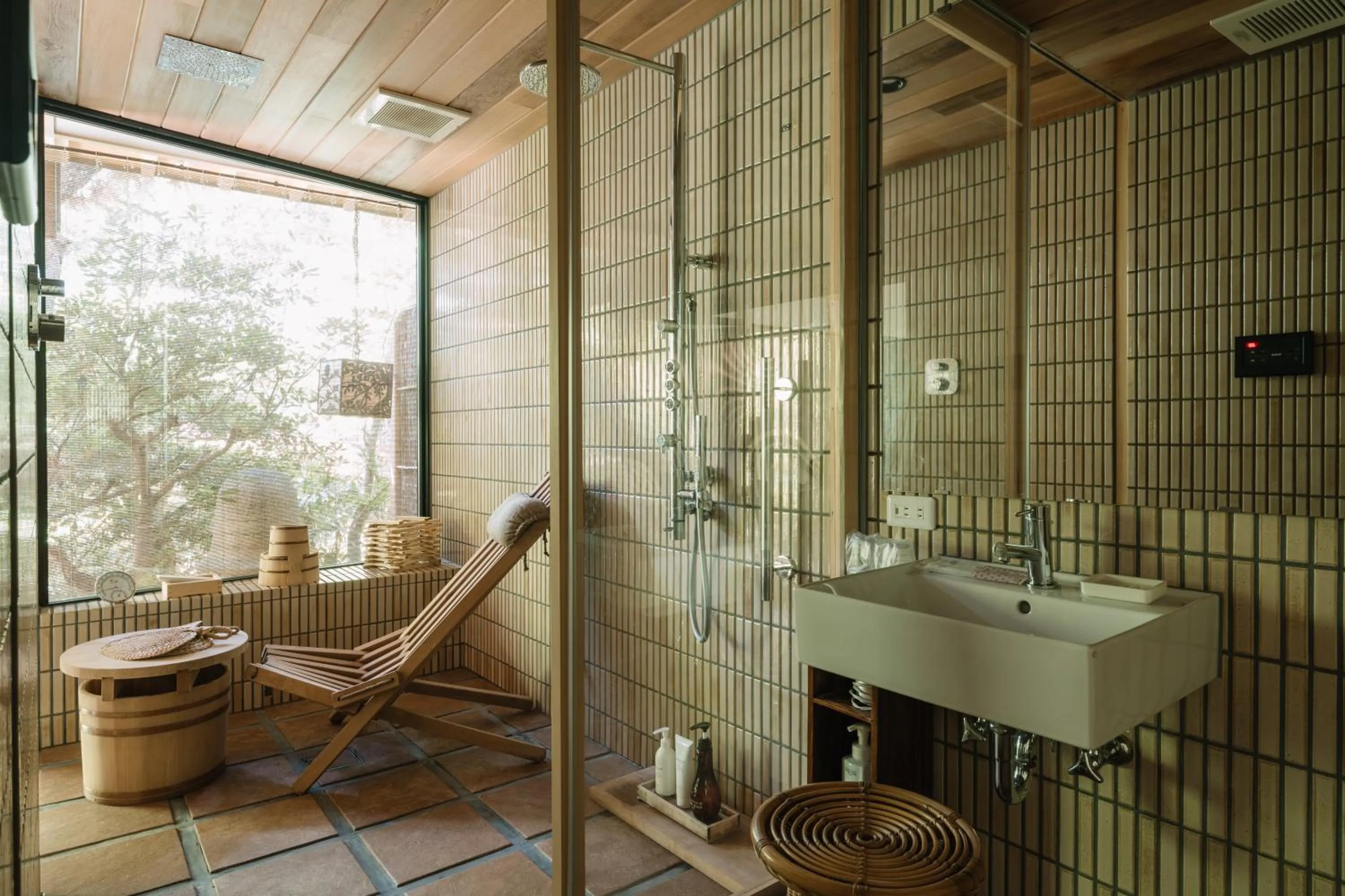 Shower in Kyoto Nanzenji Ryokan Yachiyo Established in 1915