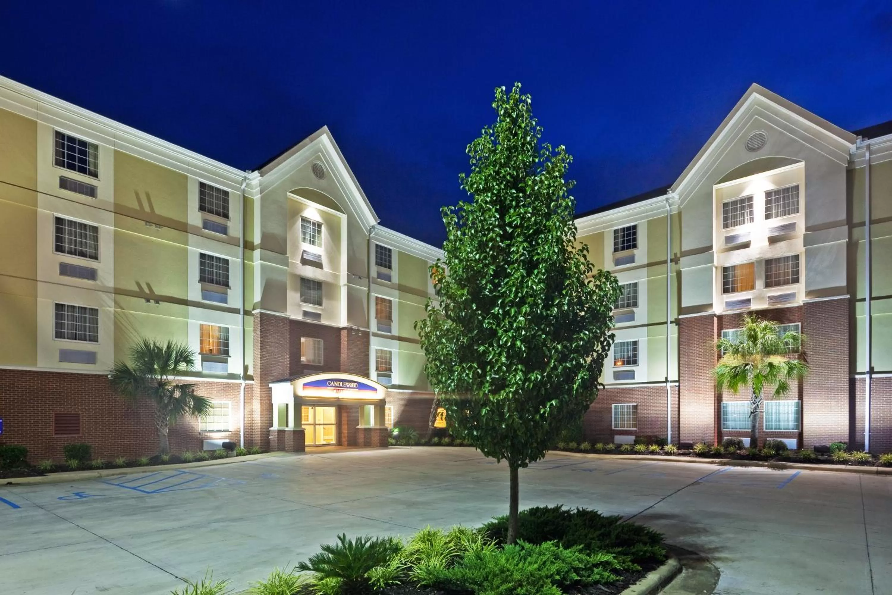 Property building in Candlewood Suites Hattiesburg by IHG