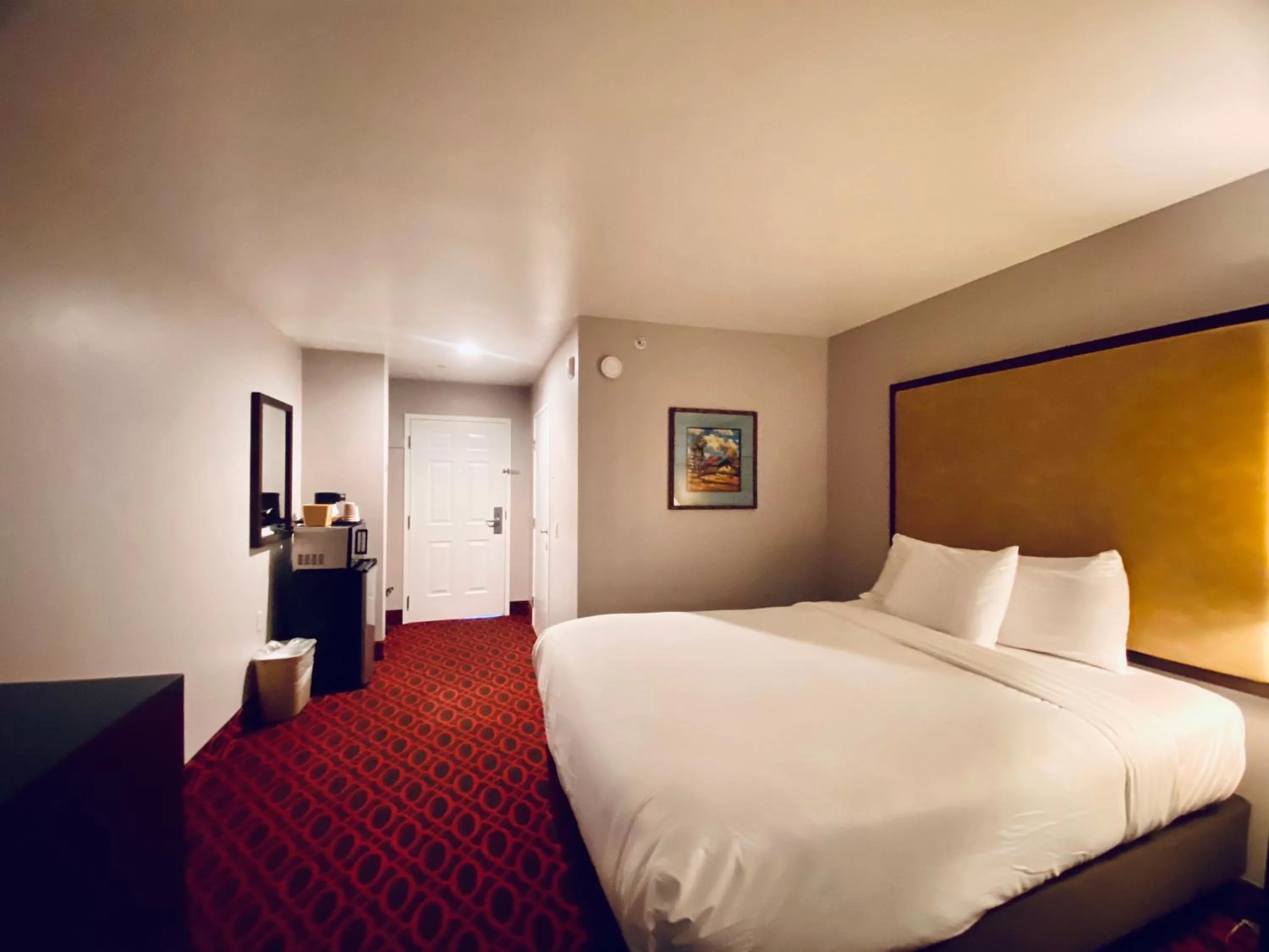 Bed in Morro Shores Inn And Suites