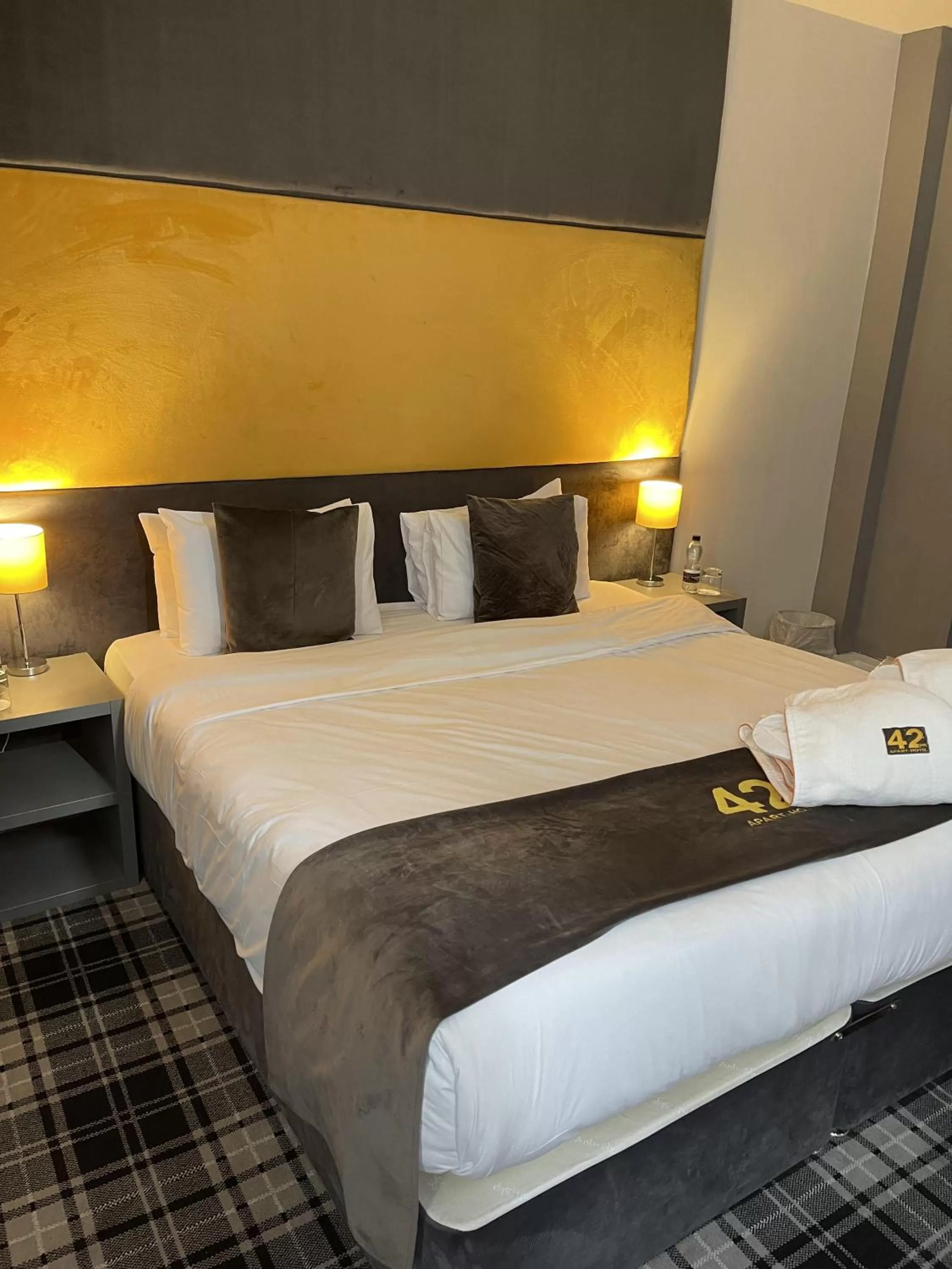 Superior Double Room in 42 Apart-Hotel