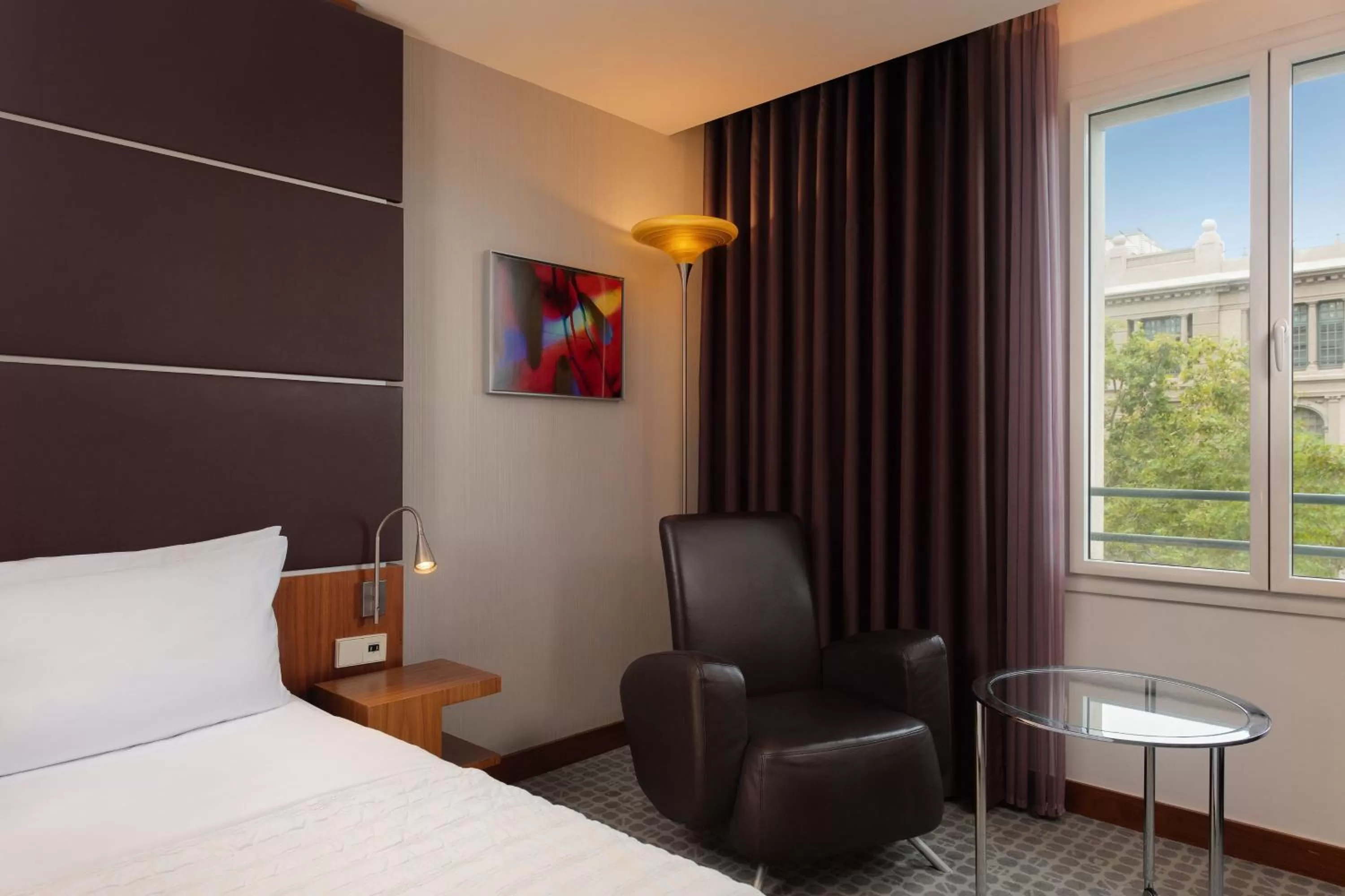 Bedroom, Bed in Le Meridien Barcelona