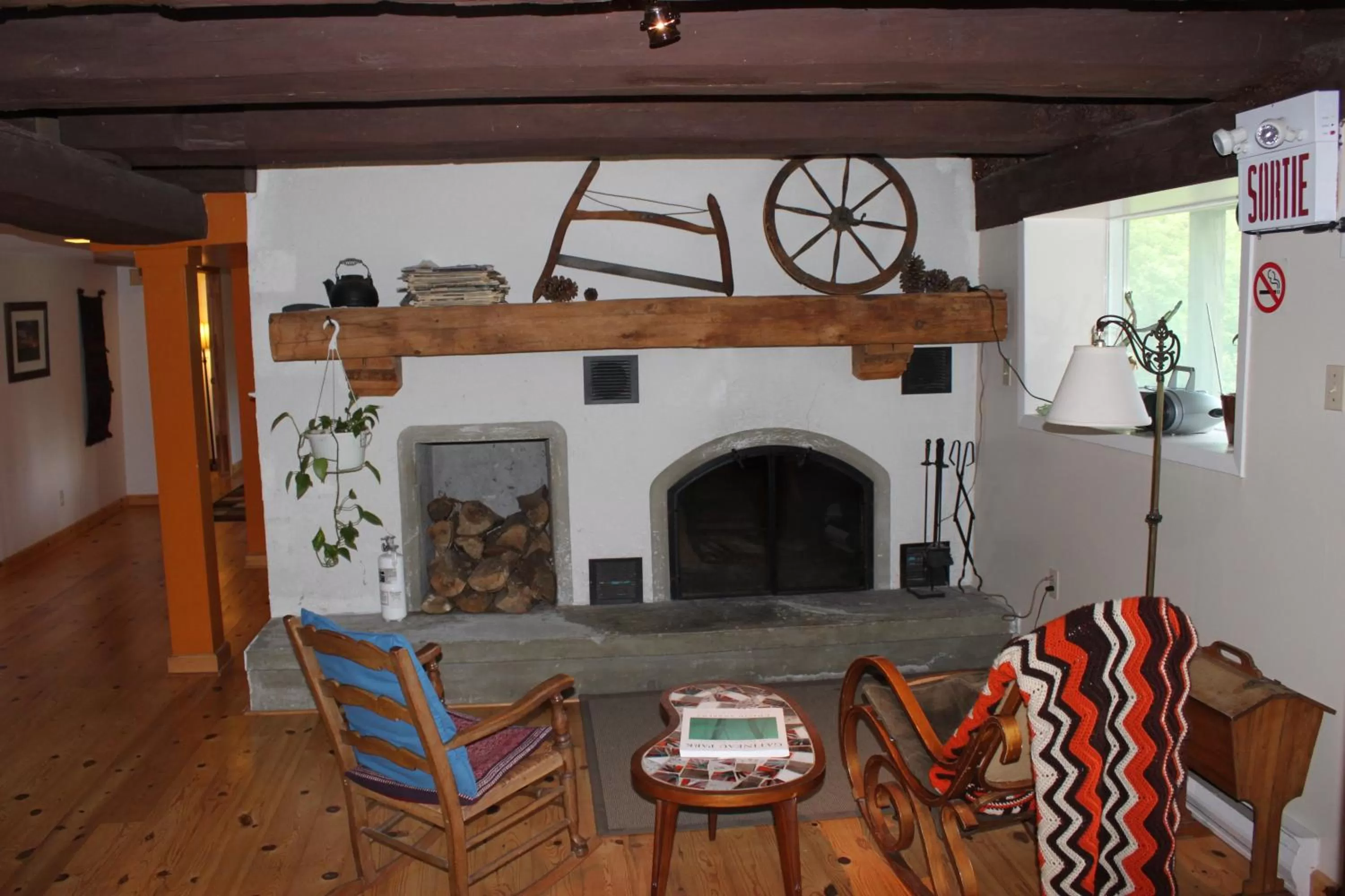 Communal lounge/ TV room, Seating Area in La Grange Country Inn