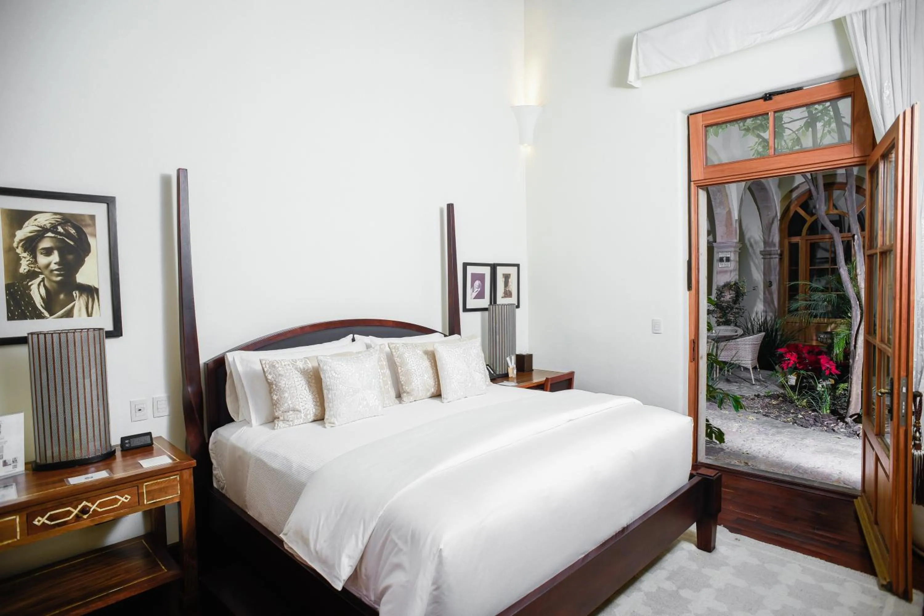 Photo of the whole room, Bed in Hotel Casa Blanca 7