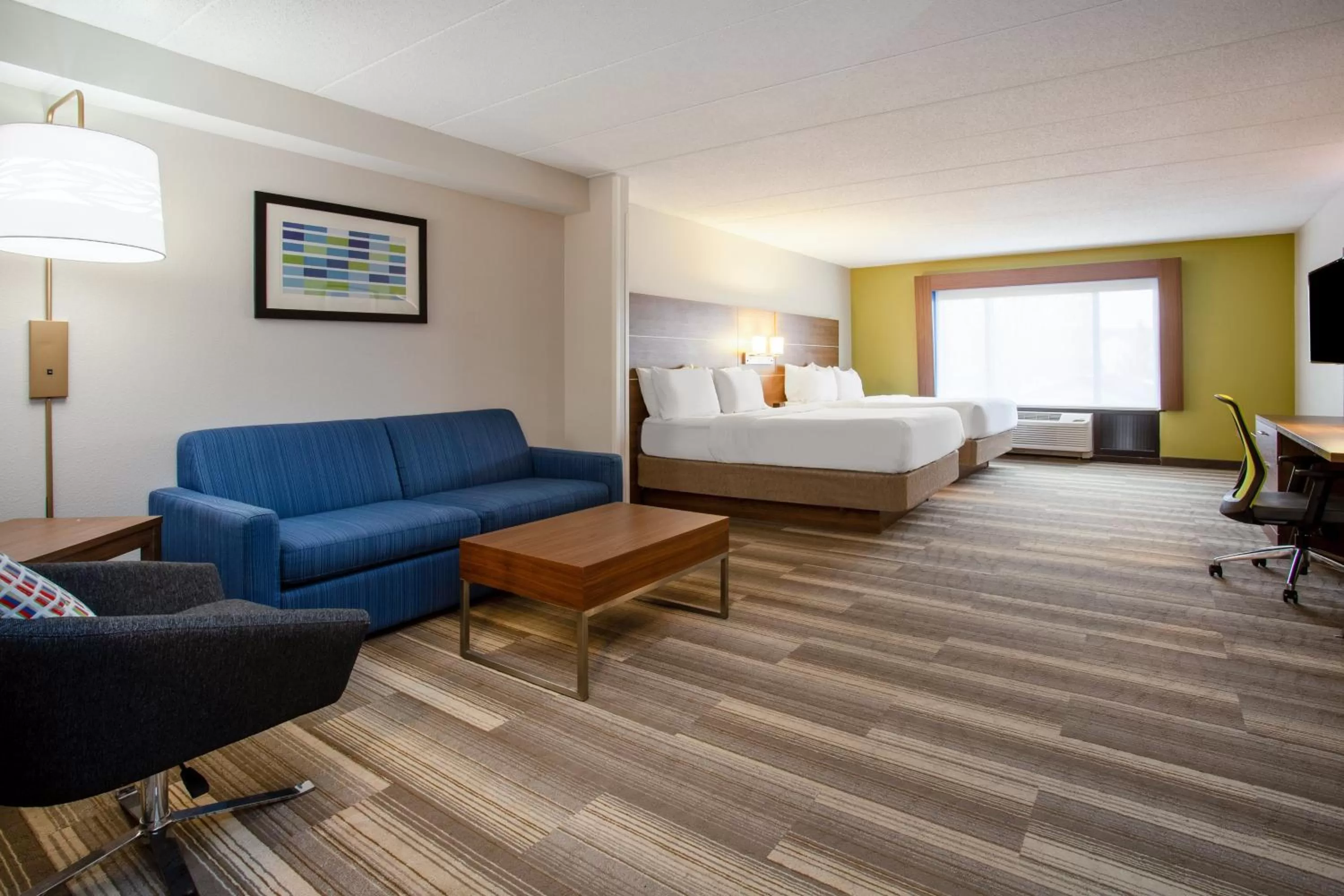 Photo of the whole room, Bed in Holiday Inn Express Hotel & Suites Fort Wayne by IHG