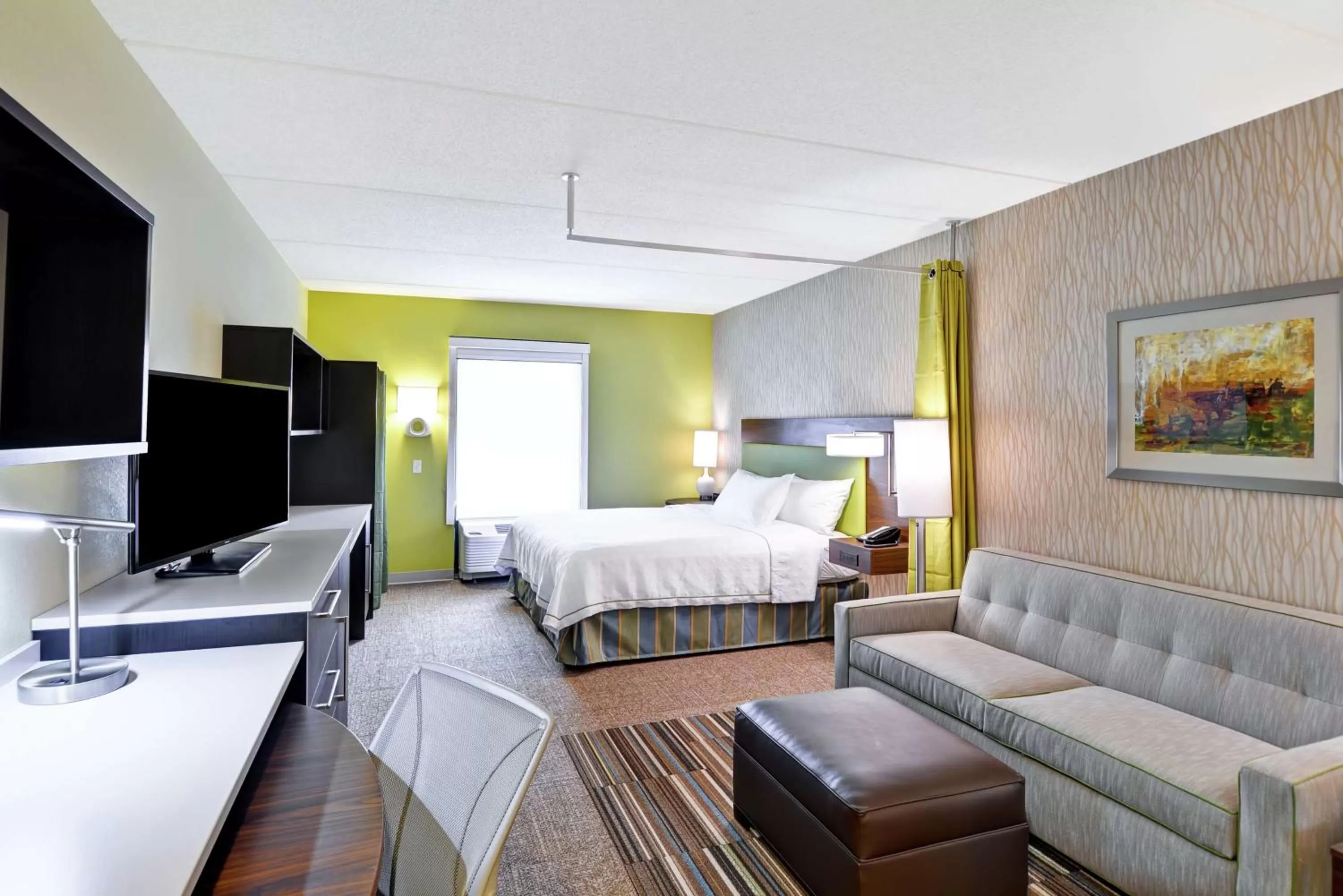 Bedroom, Bed in Home2 Suites By Hilton Dickson City Scranton