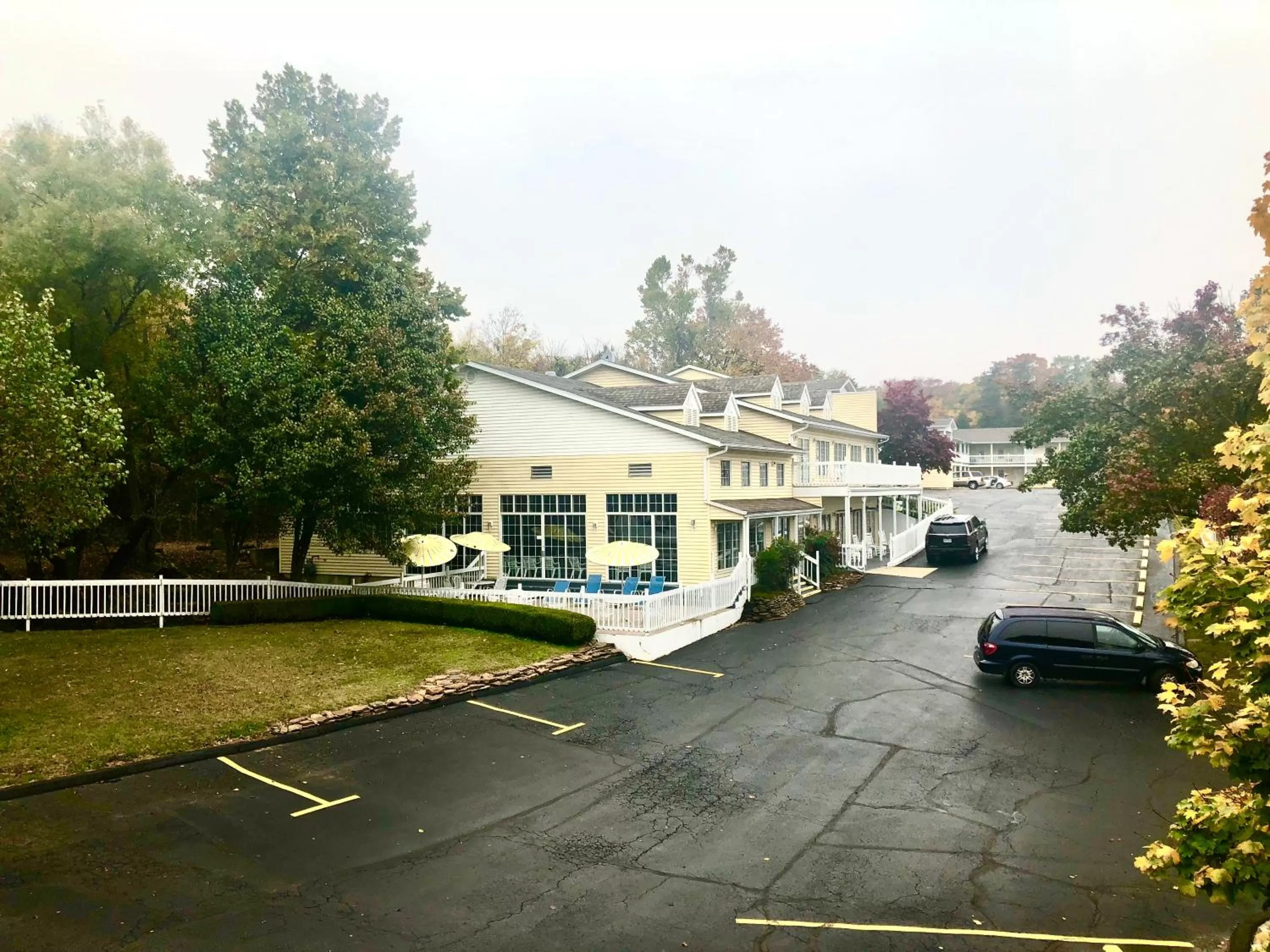 Property building in Honeysuckle Inn & Conference Center