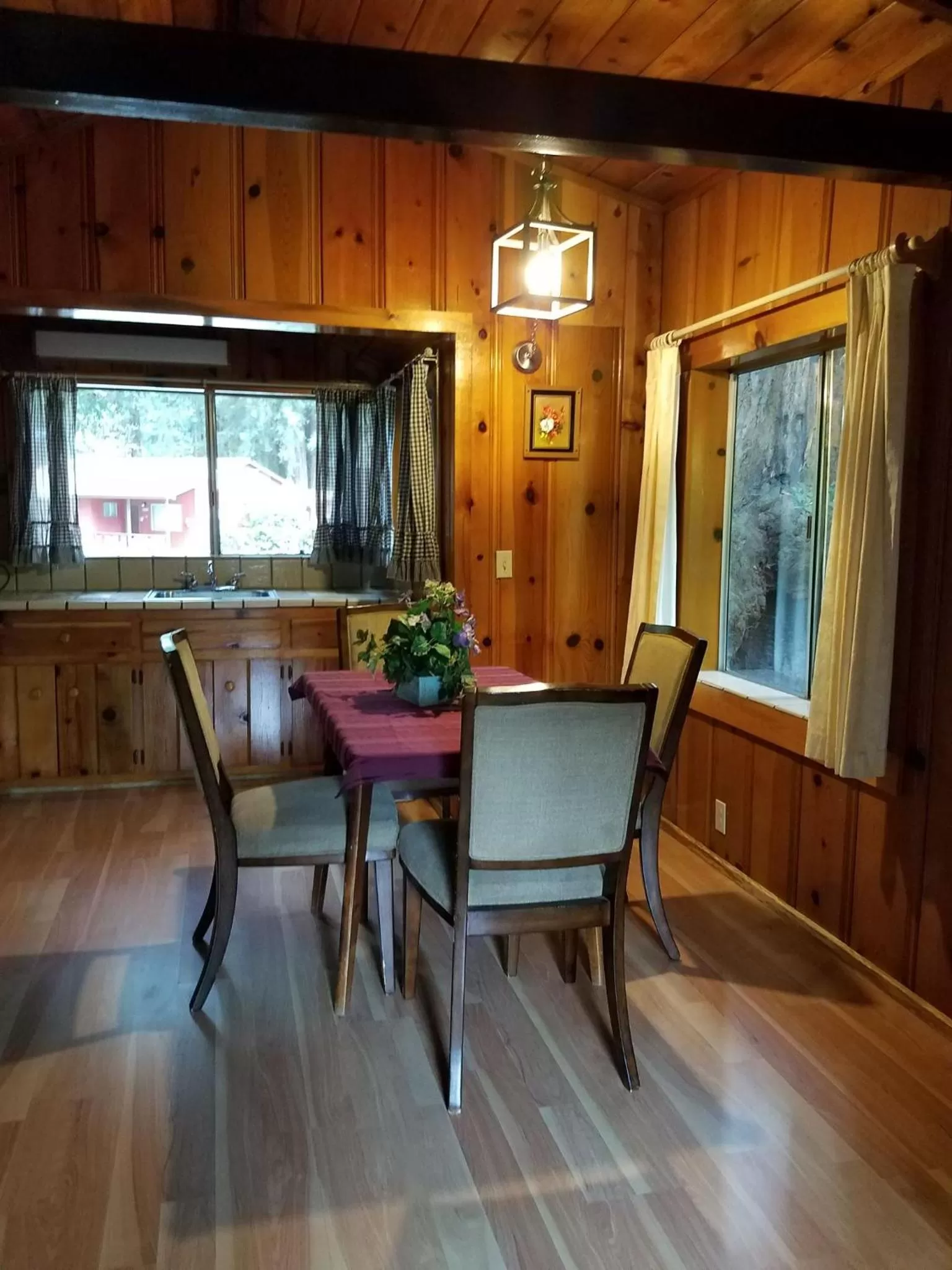 Dining area in Fern River Resort