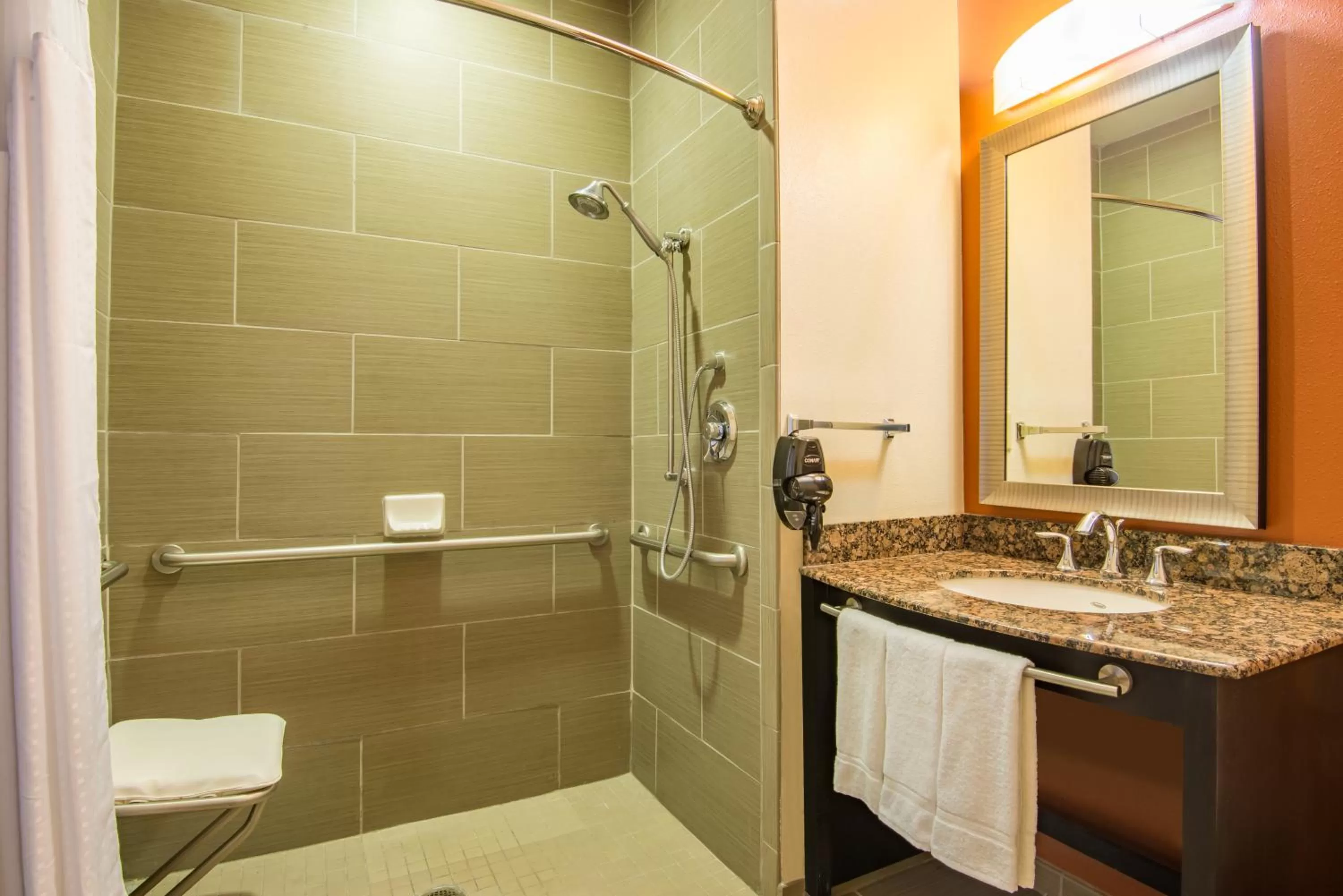 Bathroom in Holiday Inn Express Hotel & Suites Hobbs by IHG