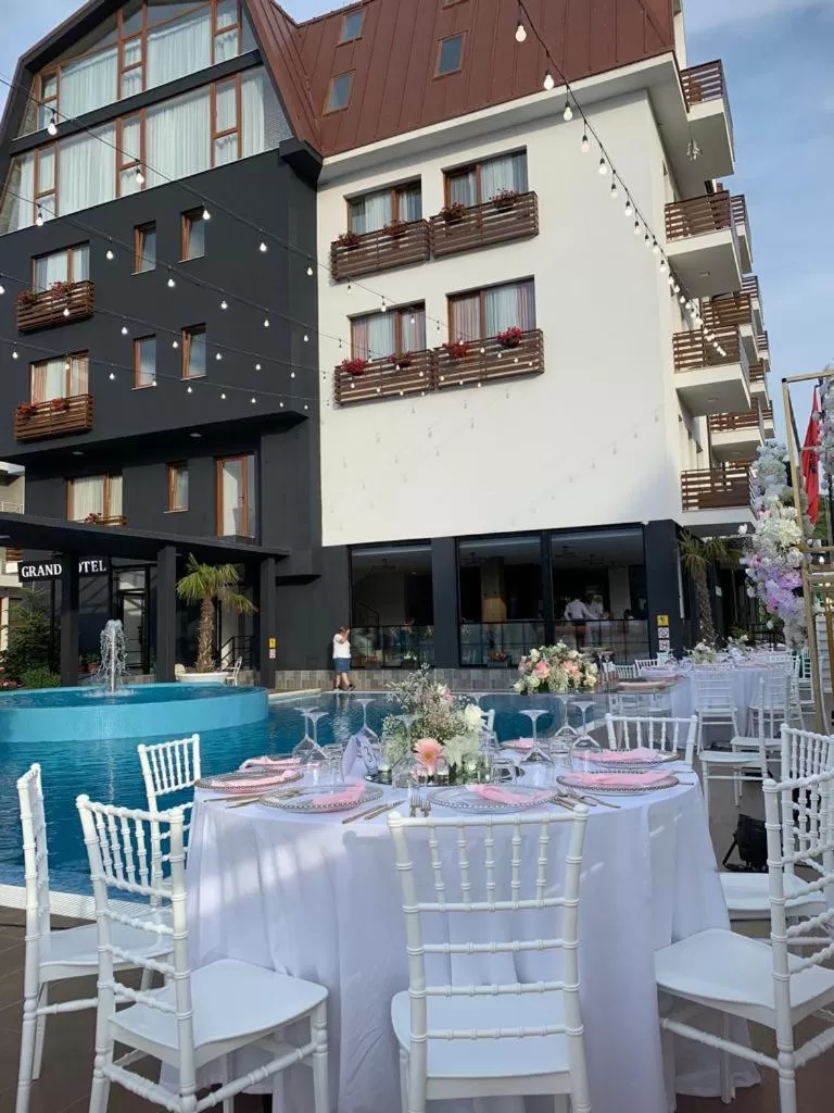 Pool view, Restaurant/Places to Eat in Grand Hotel Pogradec