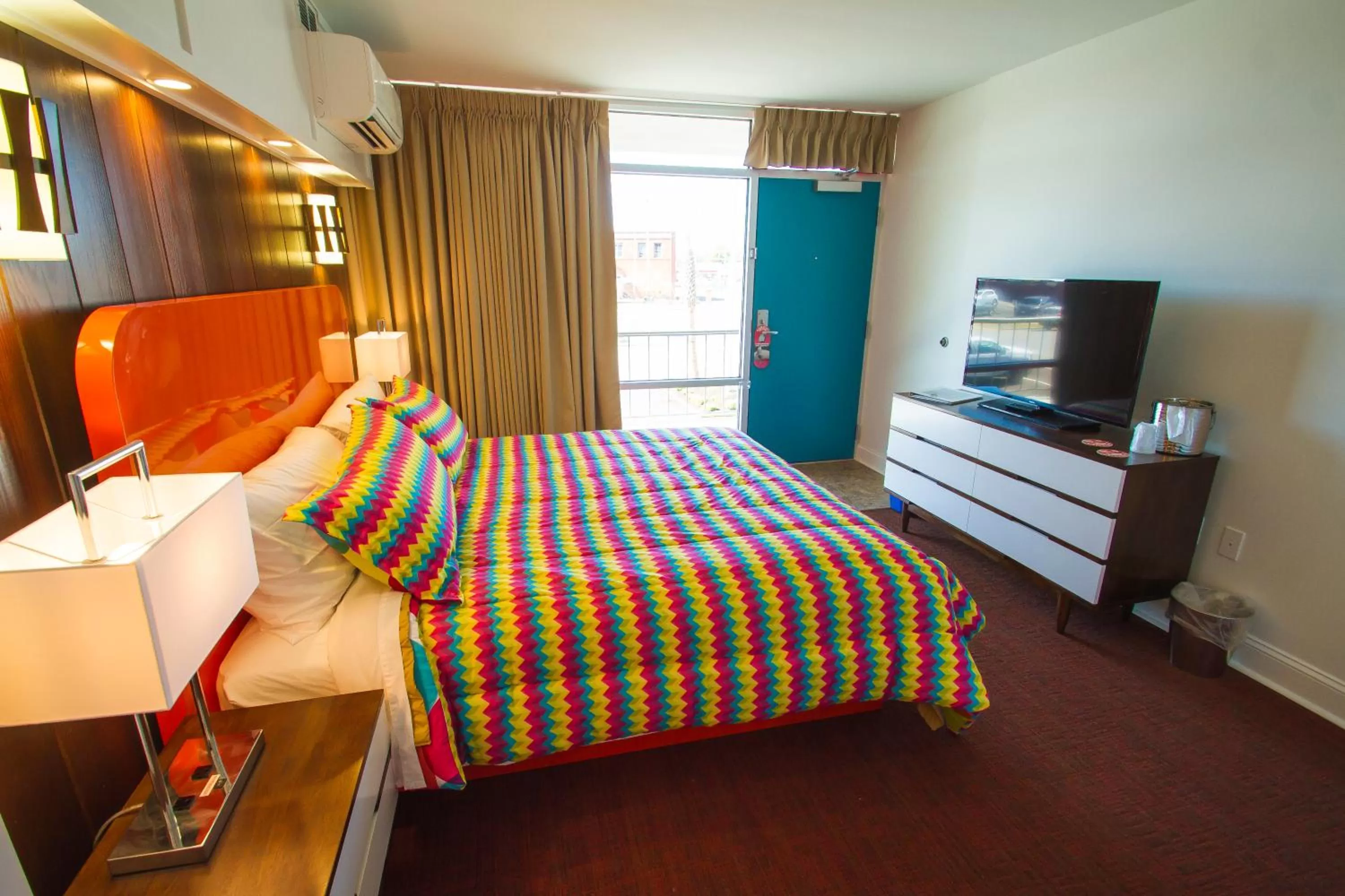 Photo of the whole room in Mother Earth Motor Lodge