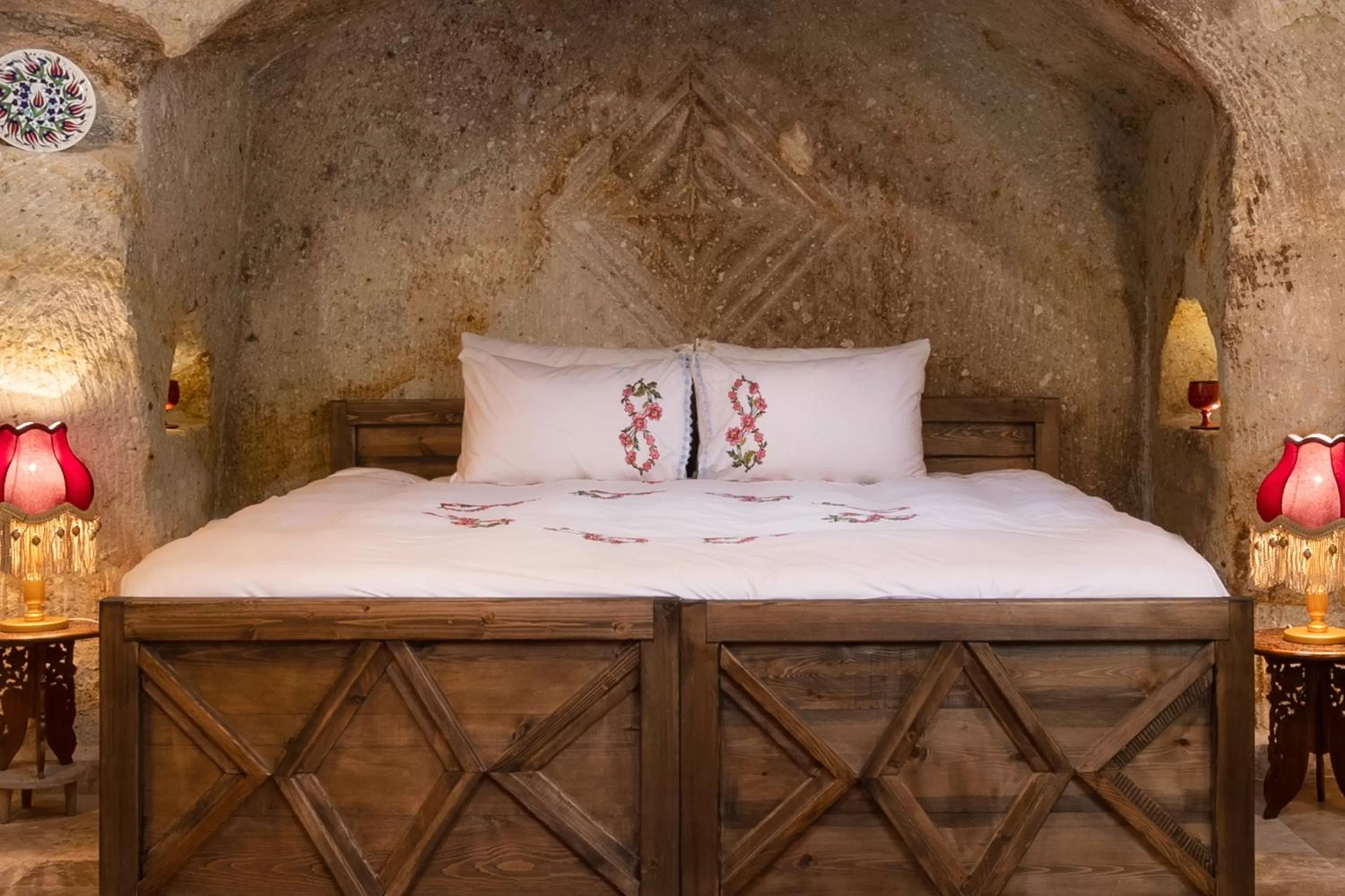 Bed in Kayata Cave Suites Special Class