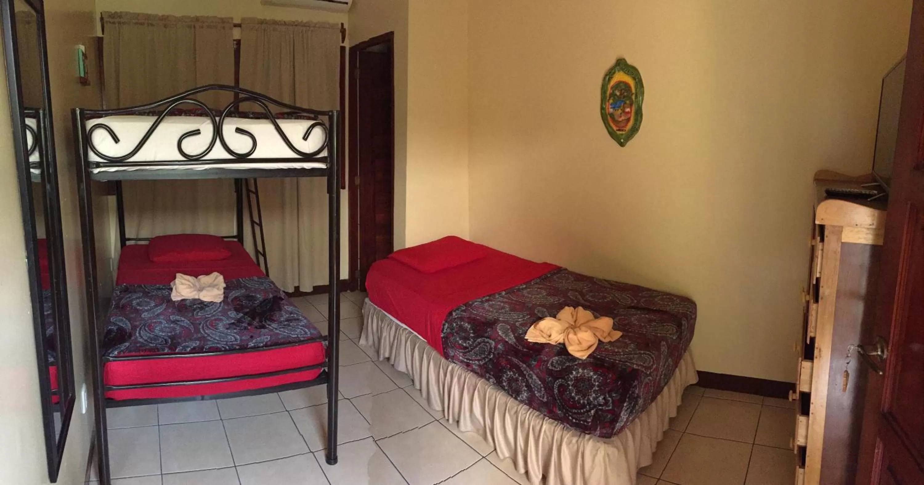 Bed in Art Hotel Managua