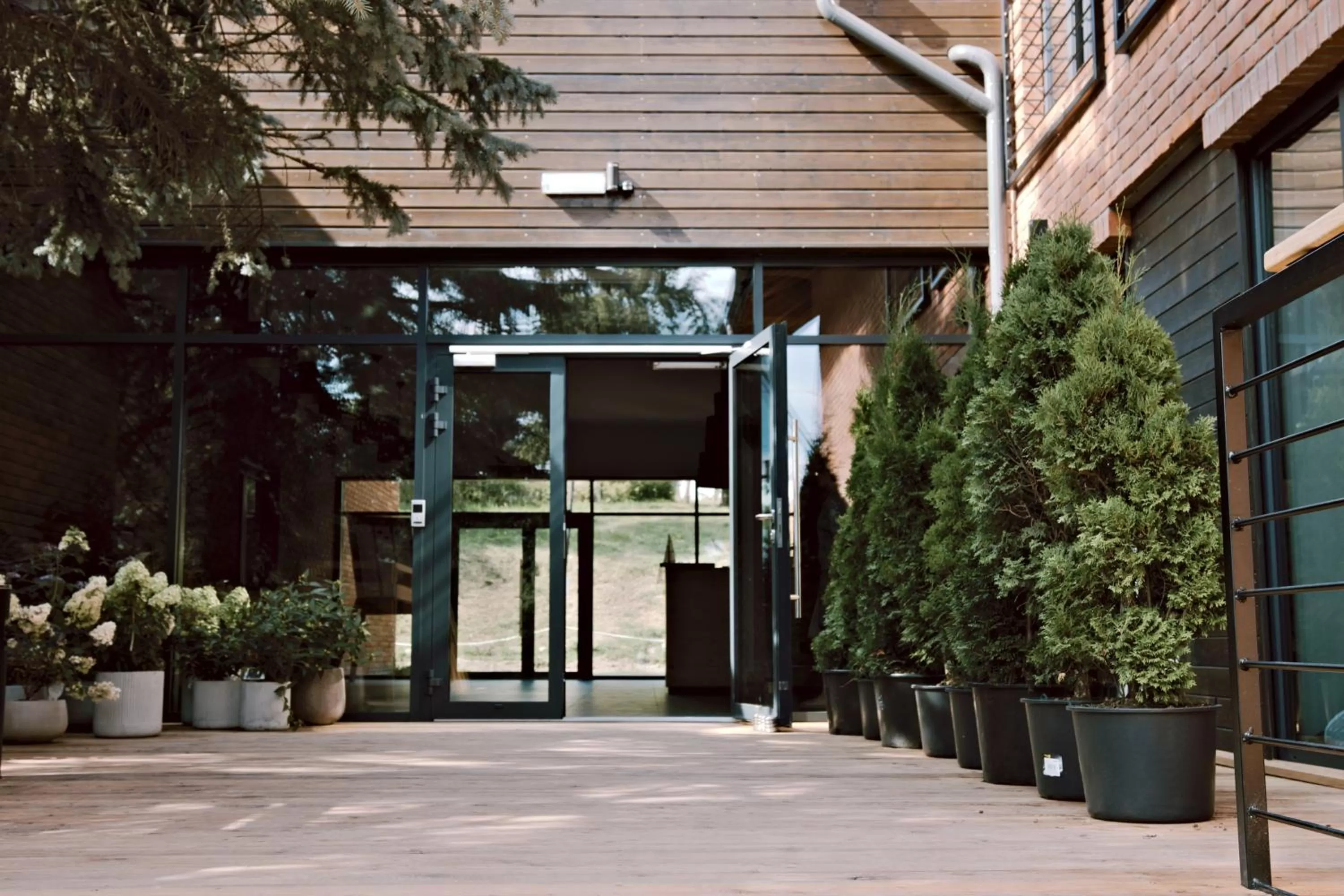 Property building in Róża Wiatrów