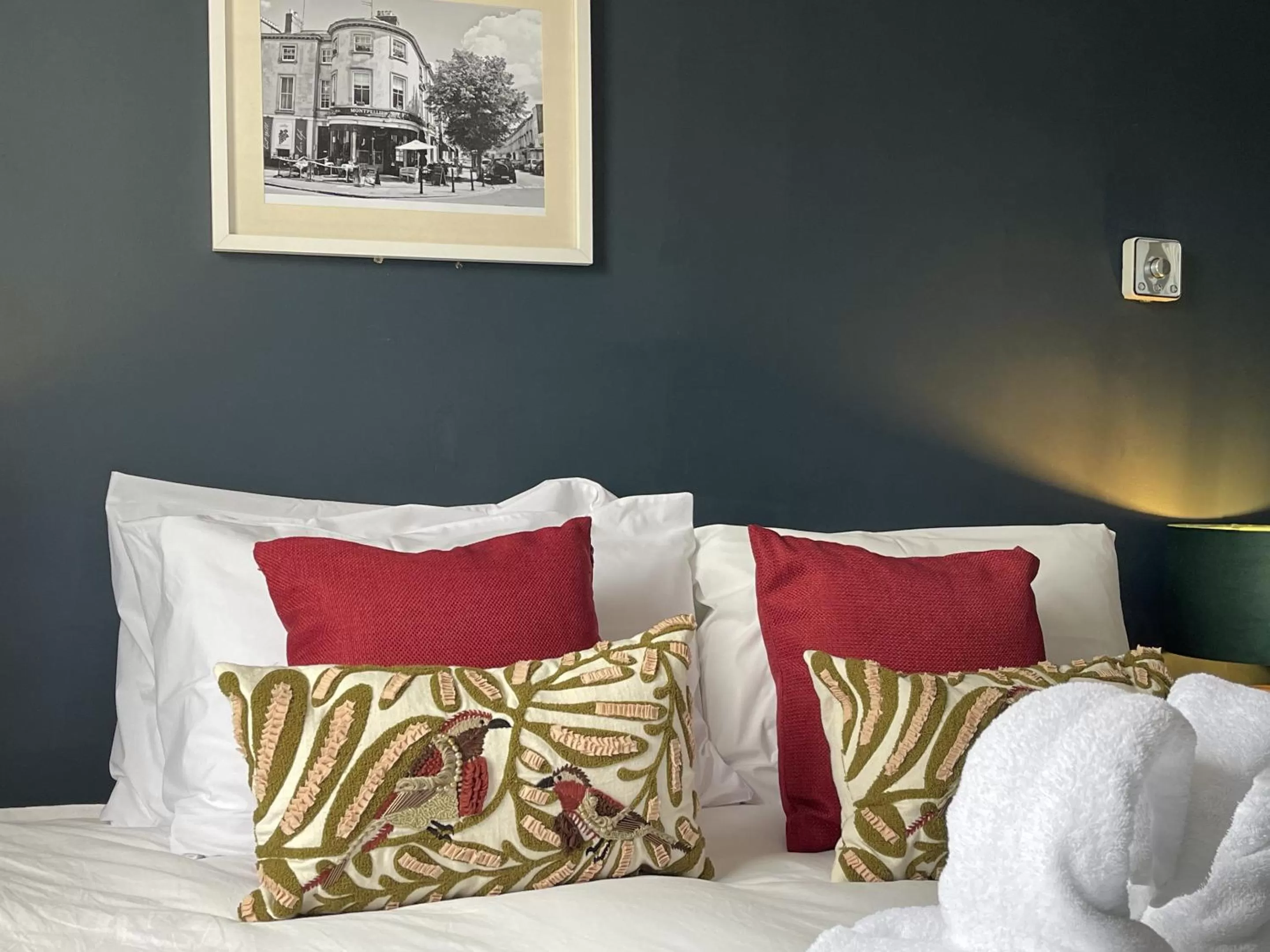 King Room in 81 Promenade Cheltenham