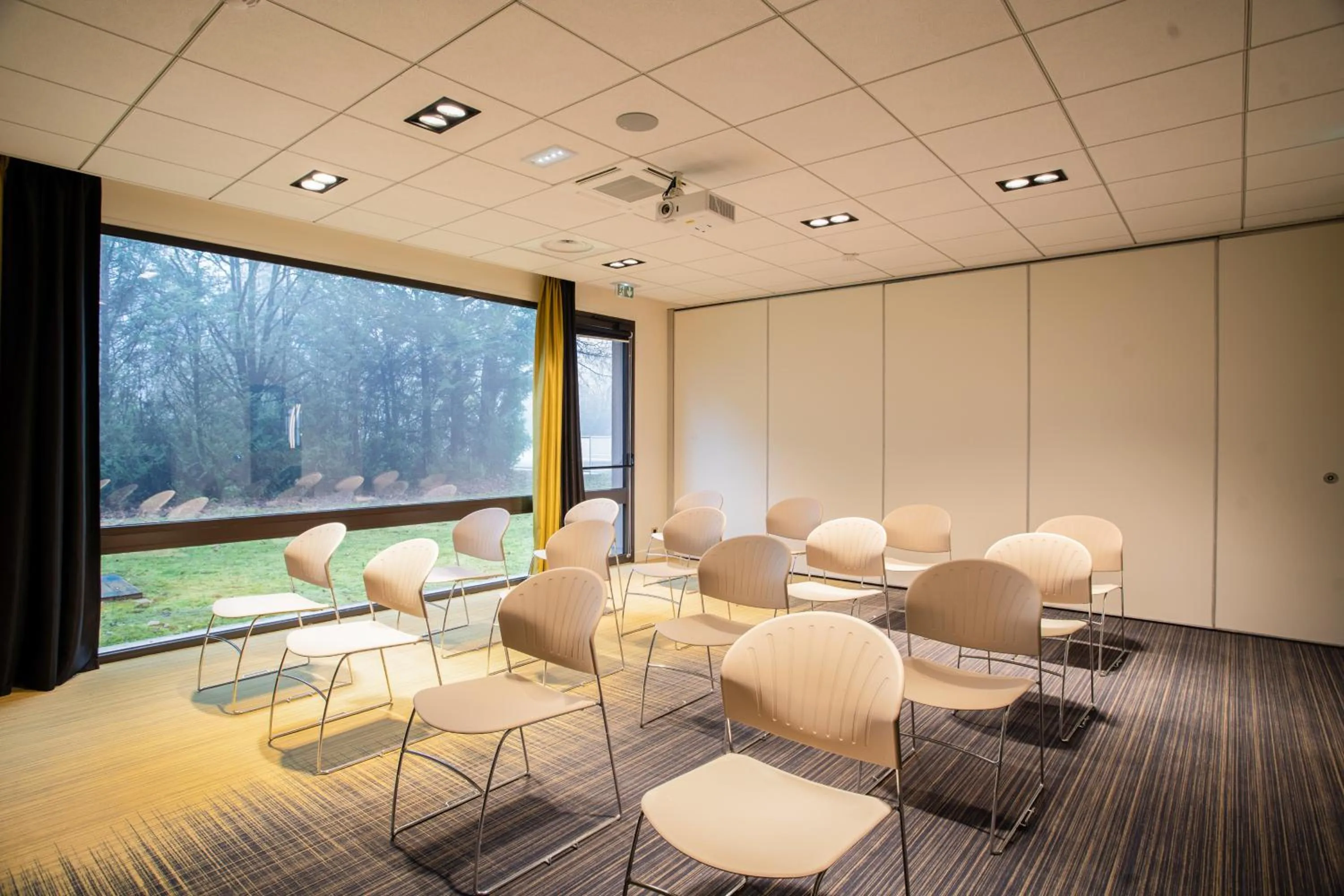 Meeting/conference room in Park & Suites Elégance Genève-Ferney Voltaire