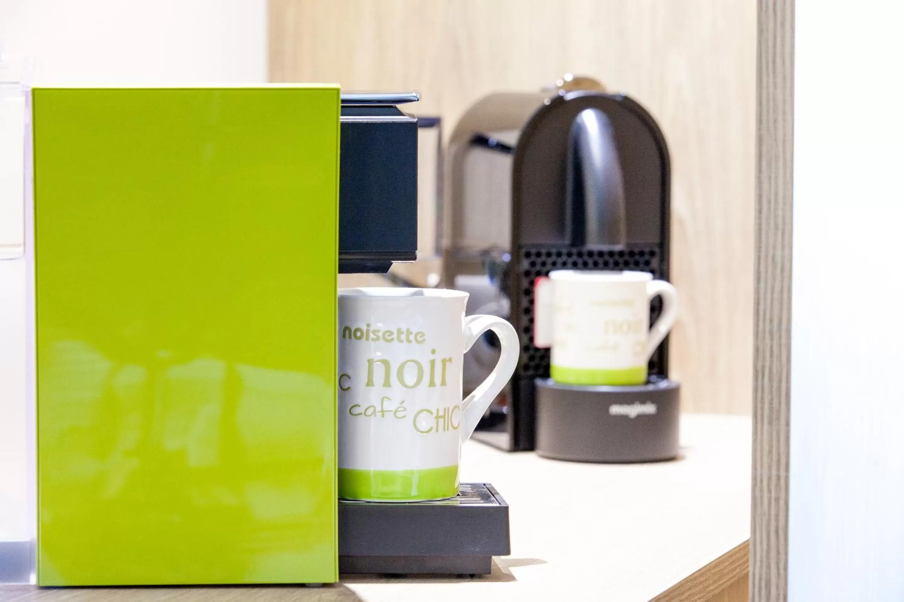 Coffee/tea facilities in Best Western Hotel Le Bordeaux Sud