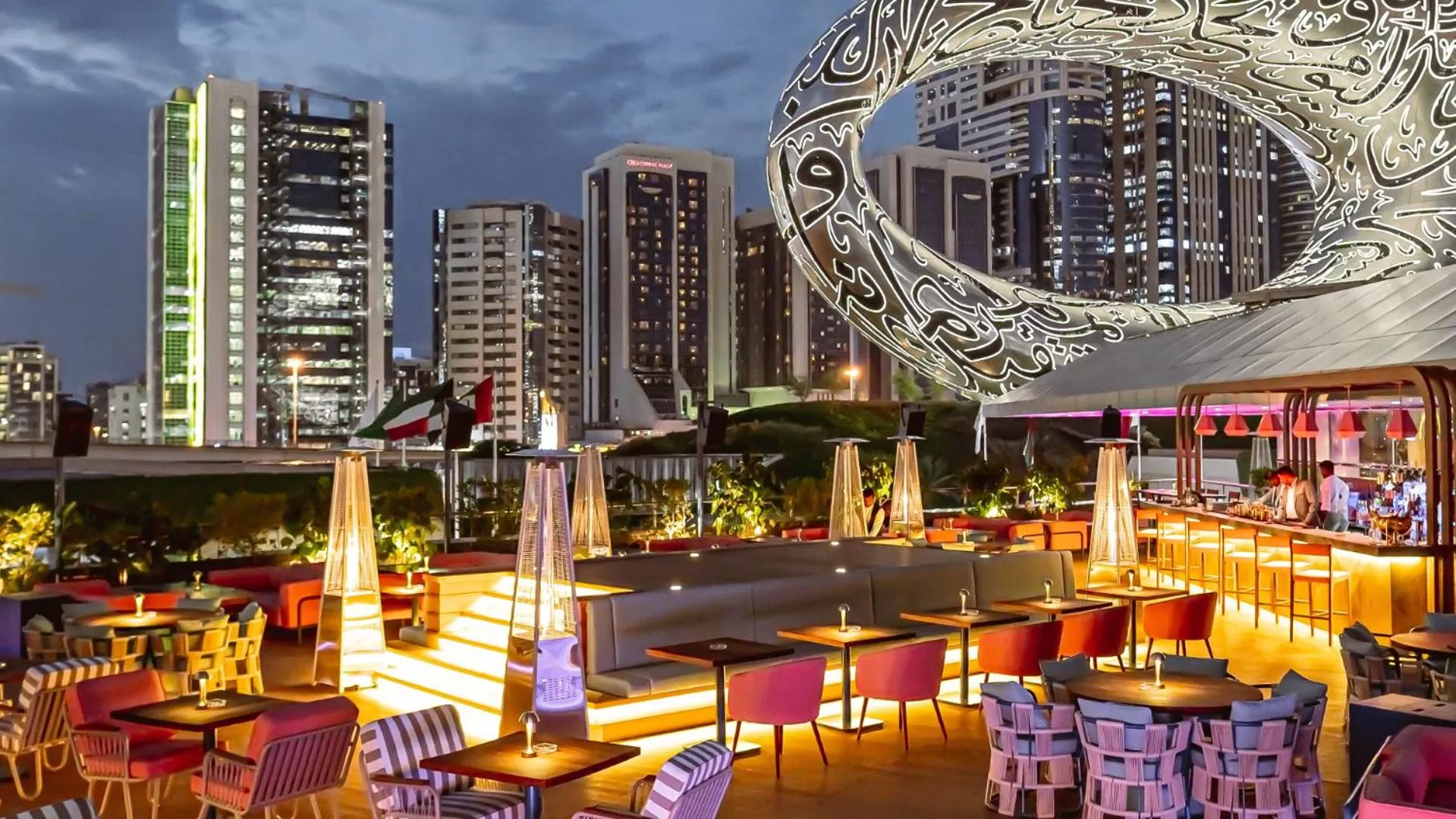 Restaurant/Places to Eat in Jumeirah Emirates Towers