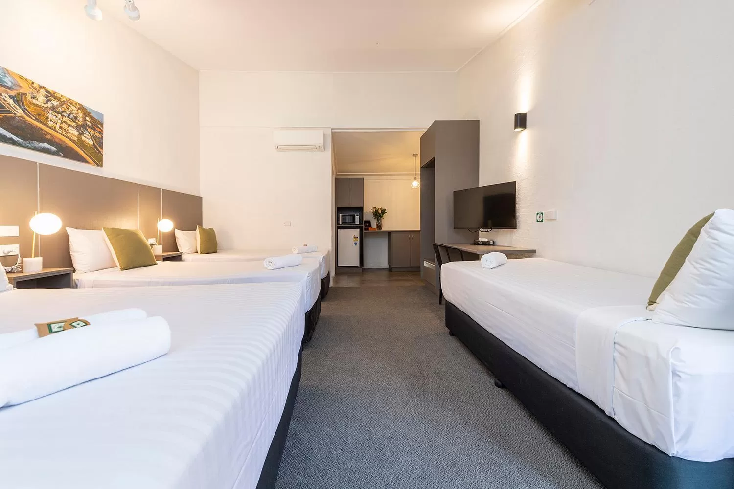 Bed in Fern Bay Motel