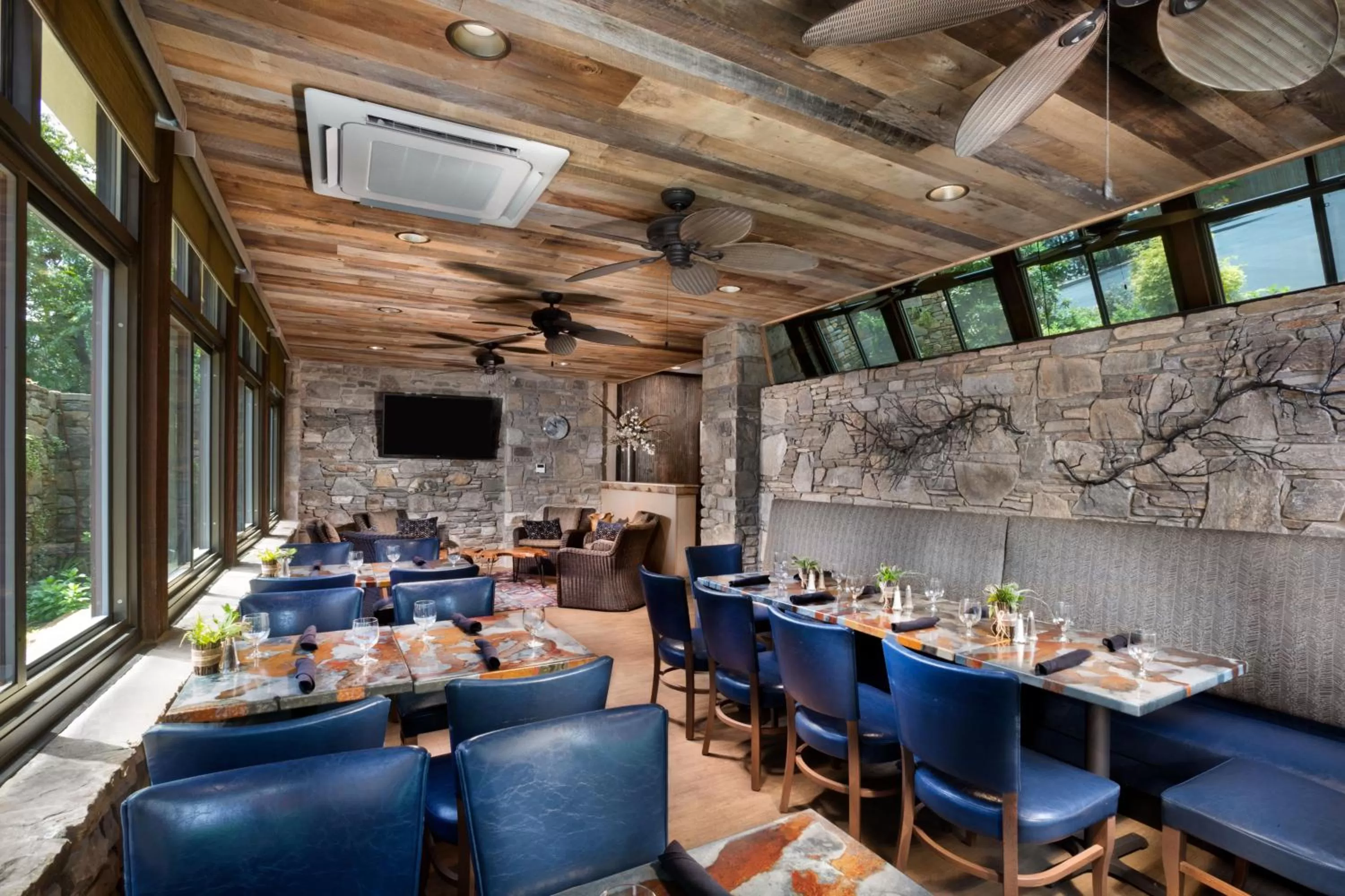 Restaurant/places to eat in Holiday Inn Asheville East-Blue Ridge Pkwy by IHG