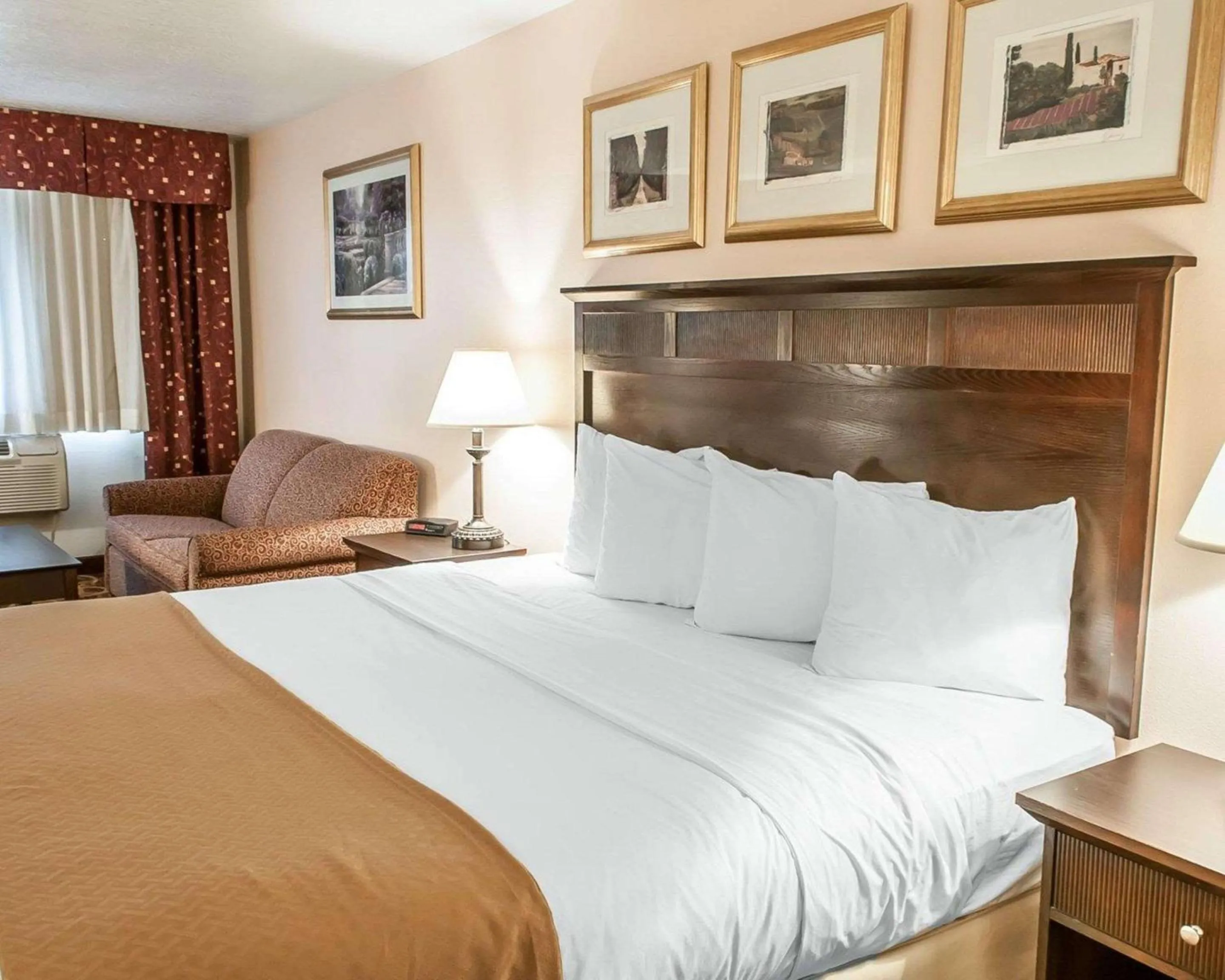 Bedroom, Bed in Quality Inn & Suites Hobbs