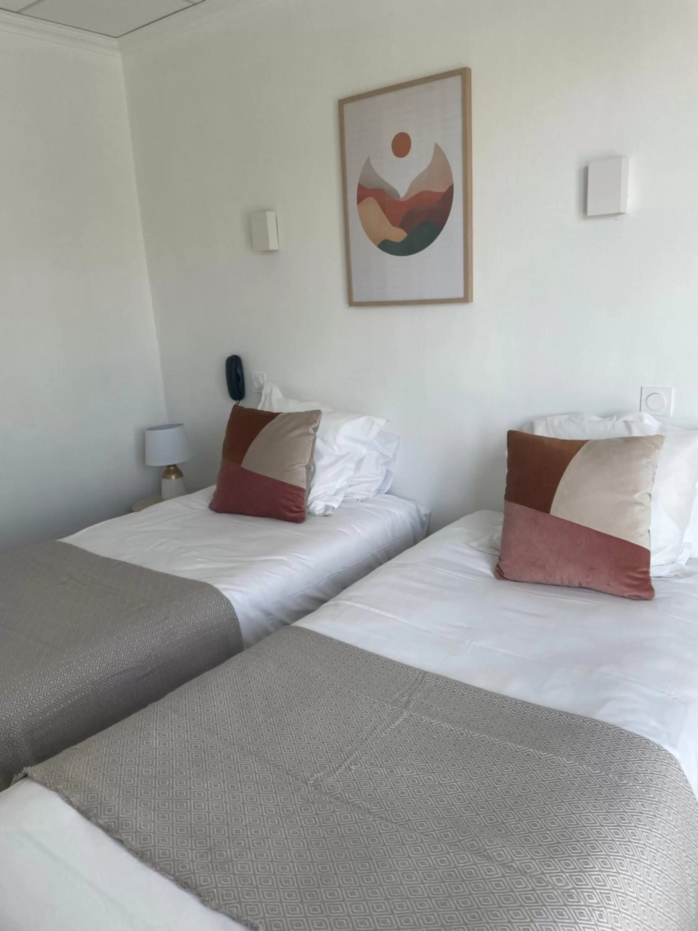 Bed in Hôtel Porte Mars Reims Gare Centre Arena