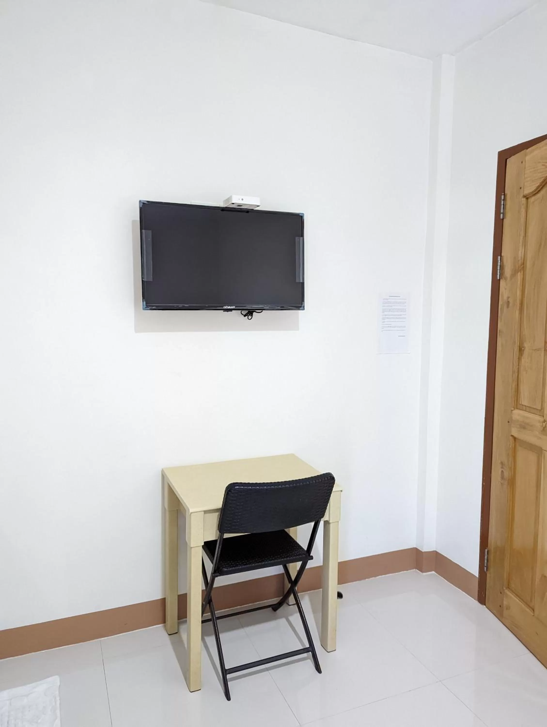 TV/Entertainment Center in Charlina Inn Panglao