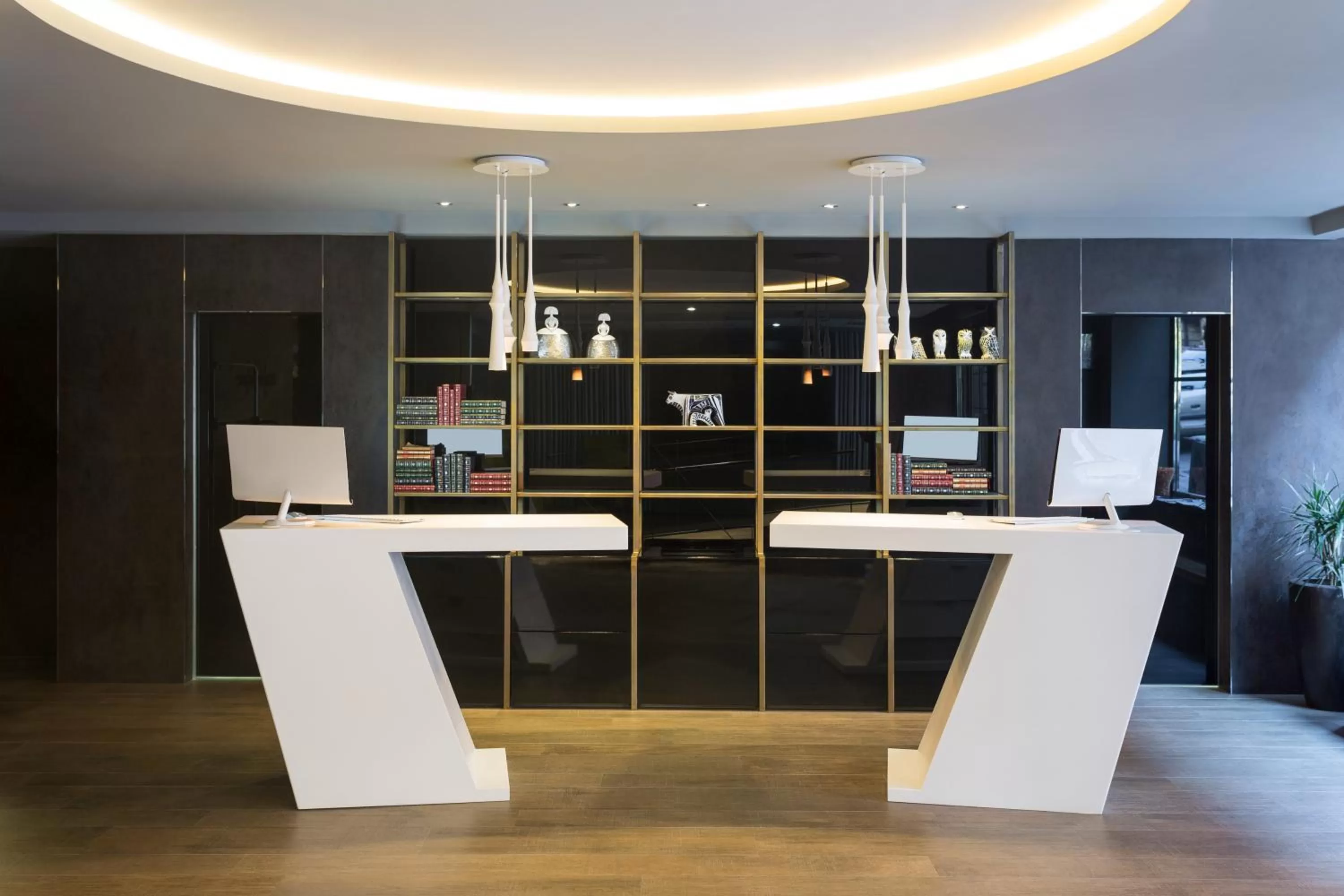 Lobby or reception in Mercure Madrid Centro