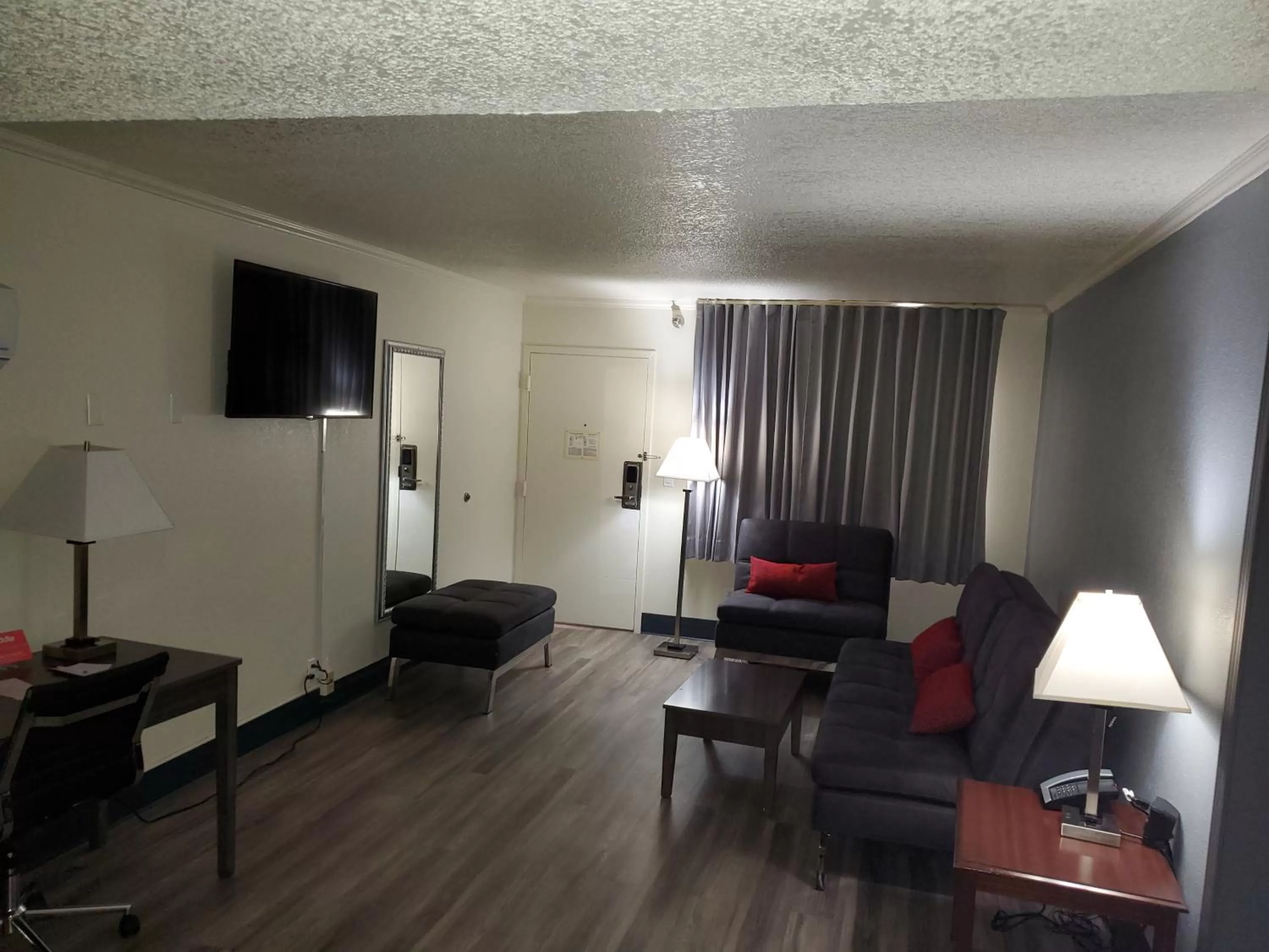 Photo of the whole room in Ramada by Wyndham North Platte