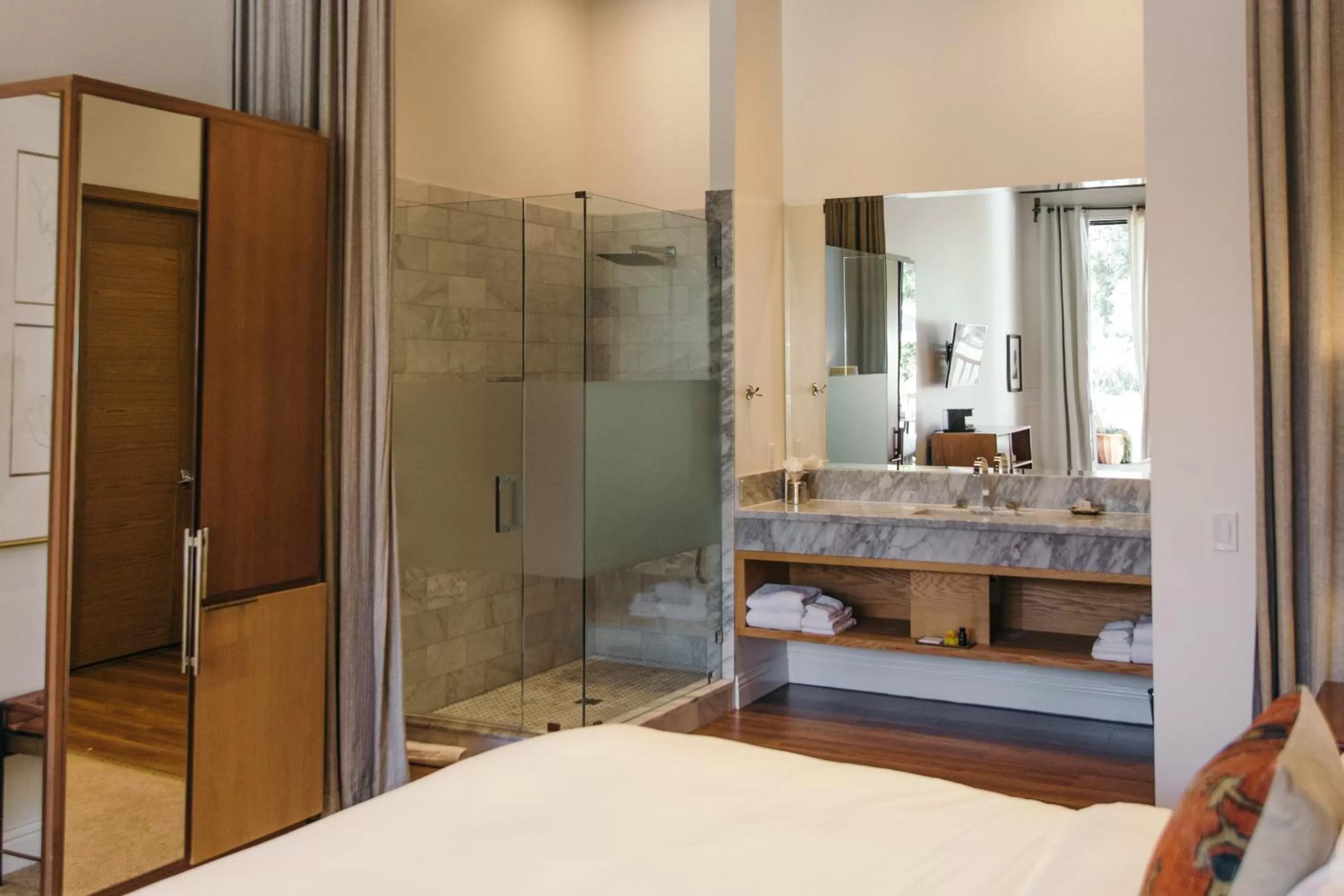 Bed in Calamigos Guest Ranch and Beach Club