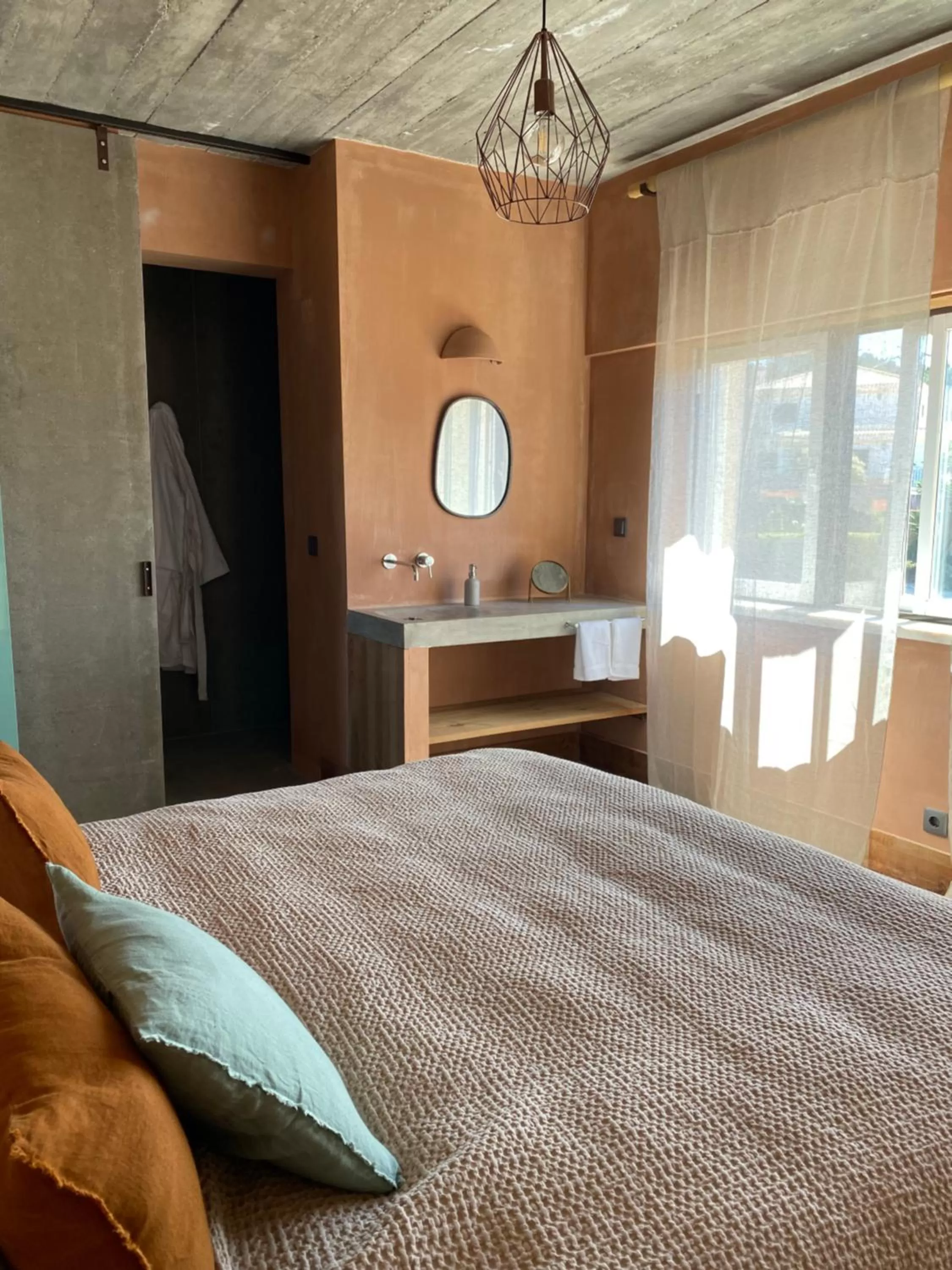 Bed in Azenhas do Mar Valley House