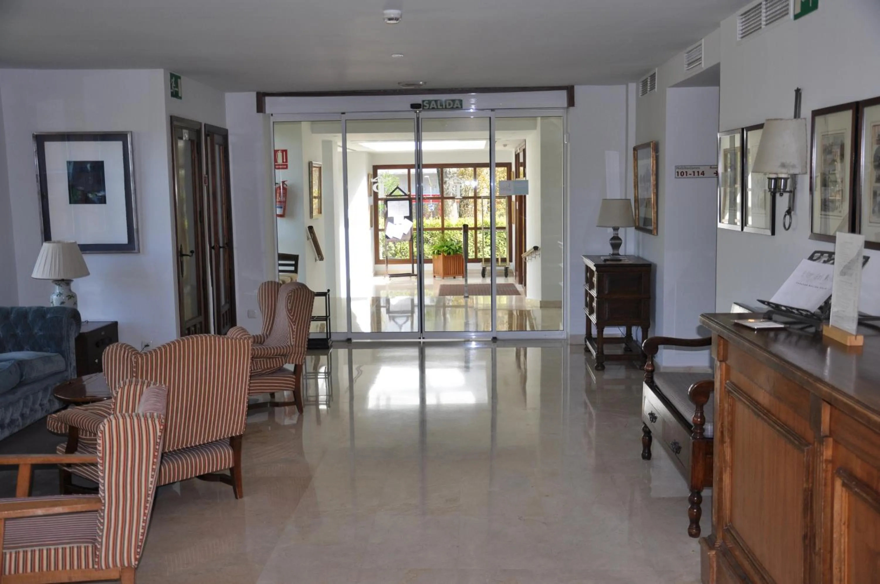 Lobby or reception in Parador de Gijón