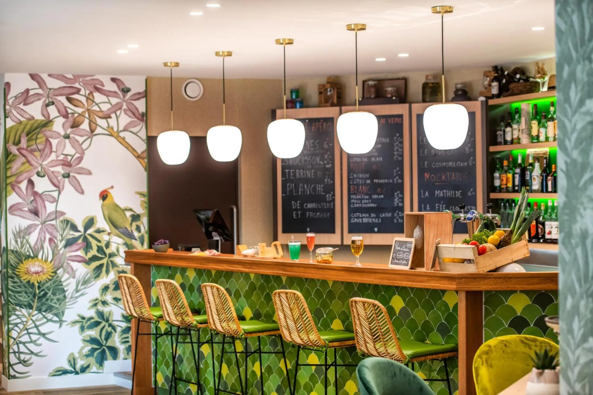 Lounge or bar in Mercure Niort Marais Poitevin