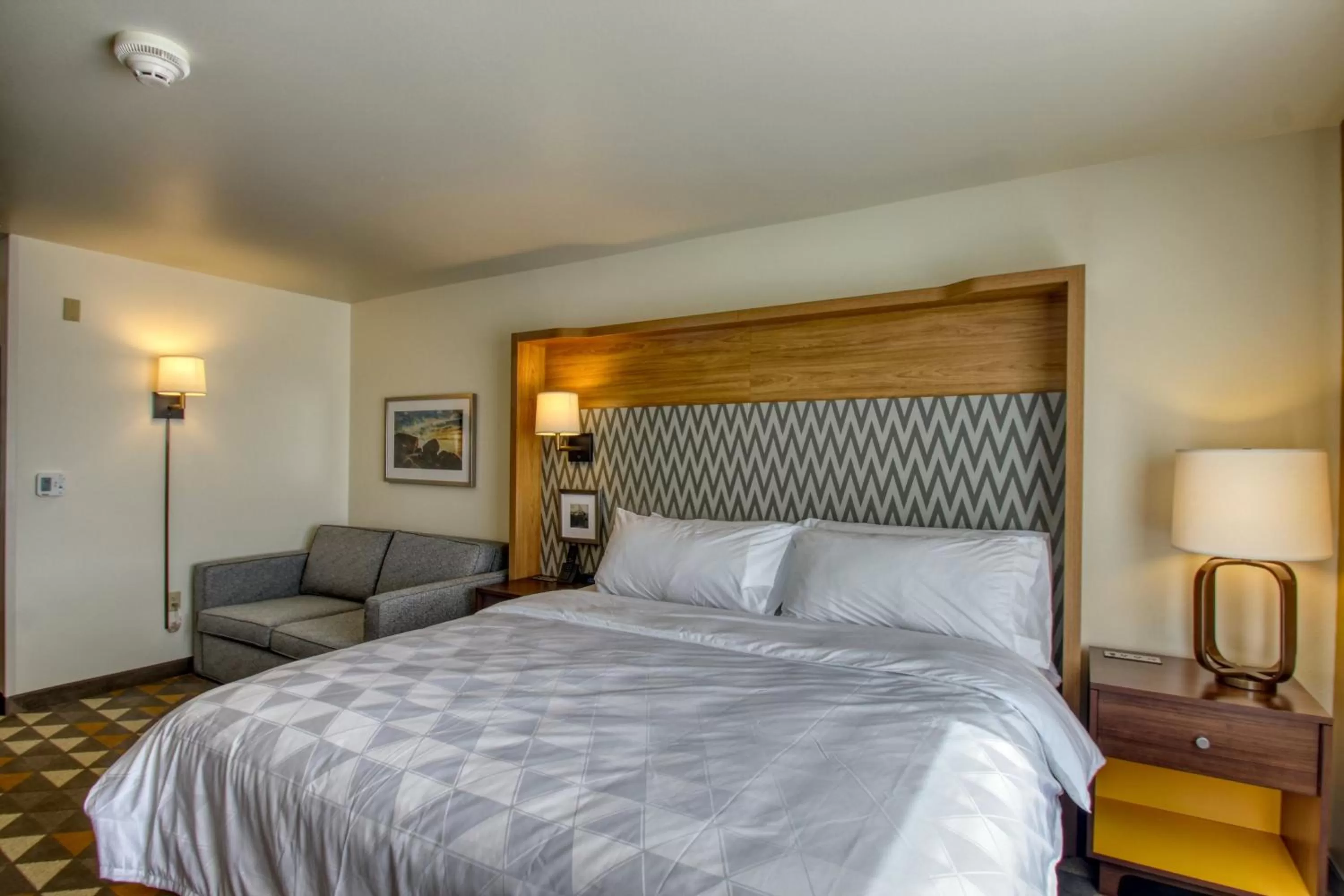 Photo of the whole room, Bed in Holiday Inn - Appleton by IHG