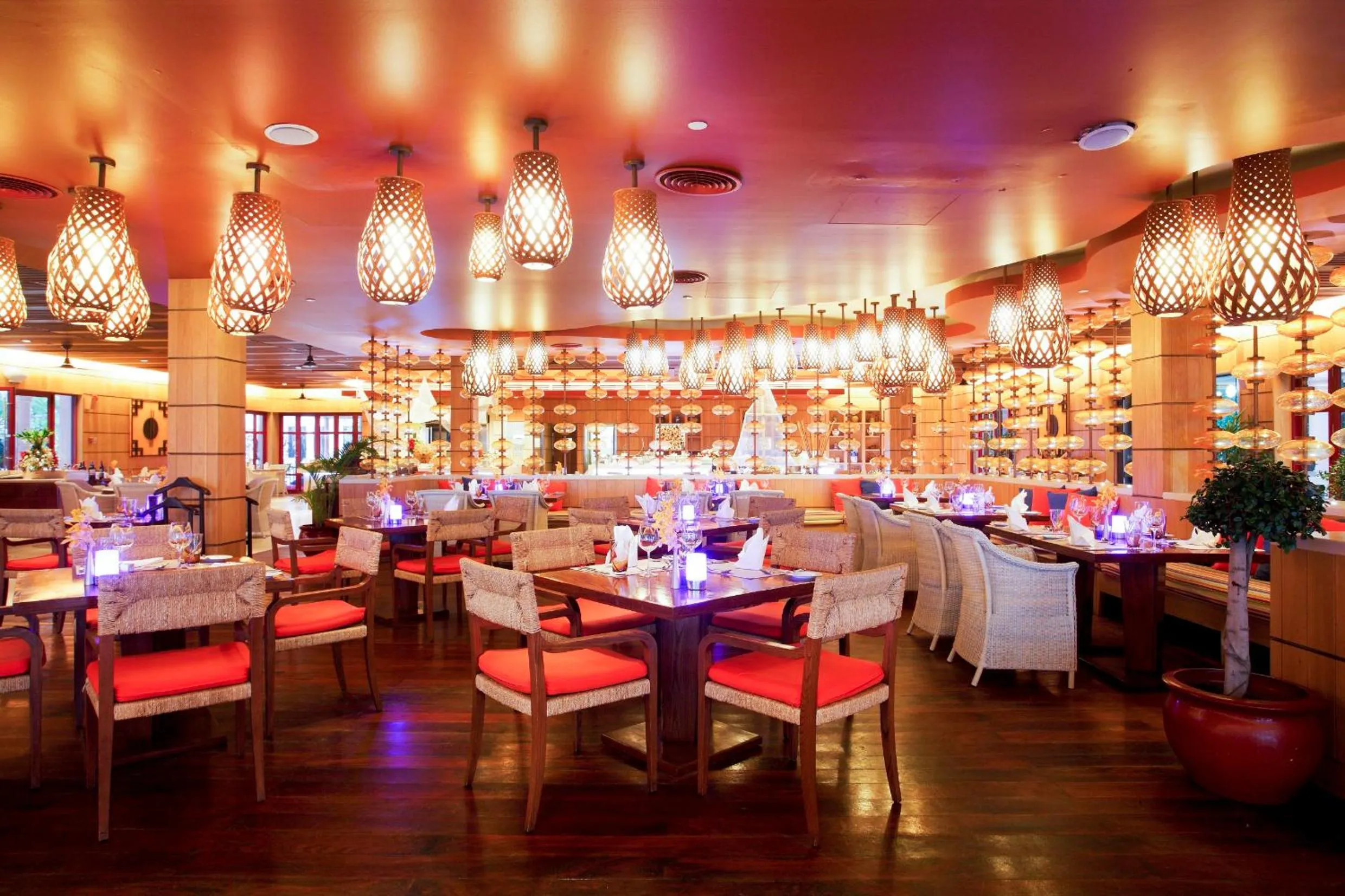 Restaurant/places to eat in Centara Grand Beach Resort Phuket