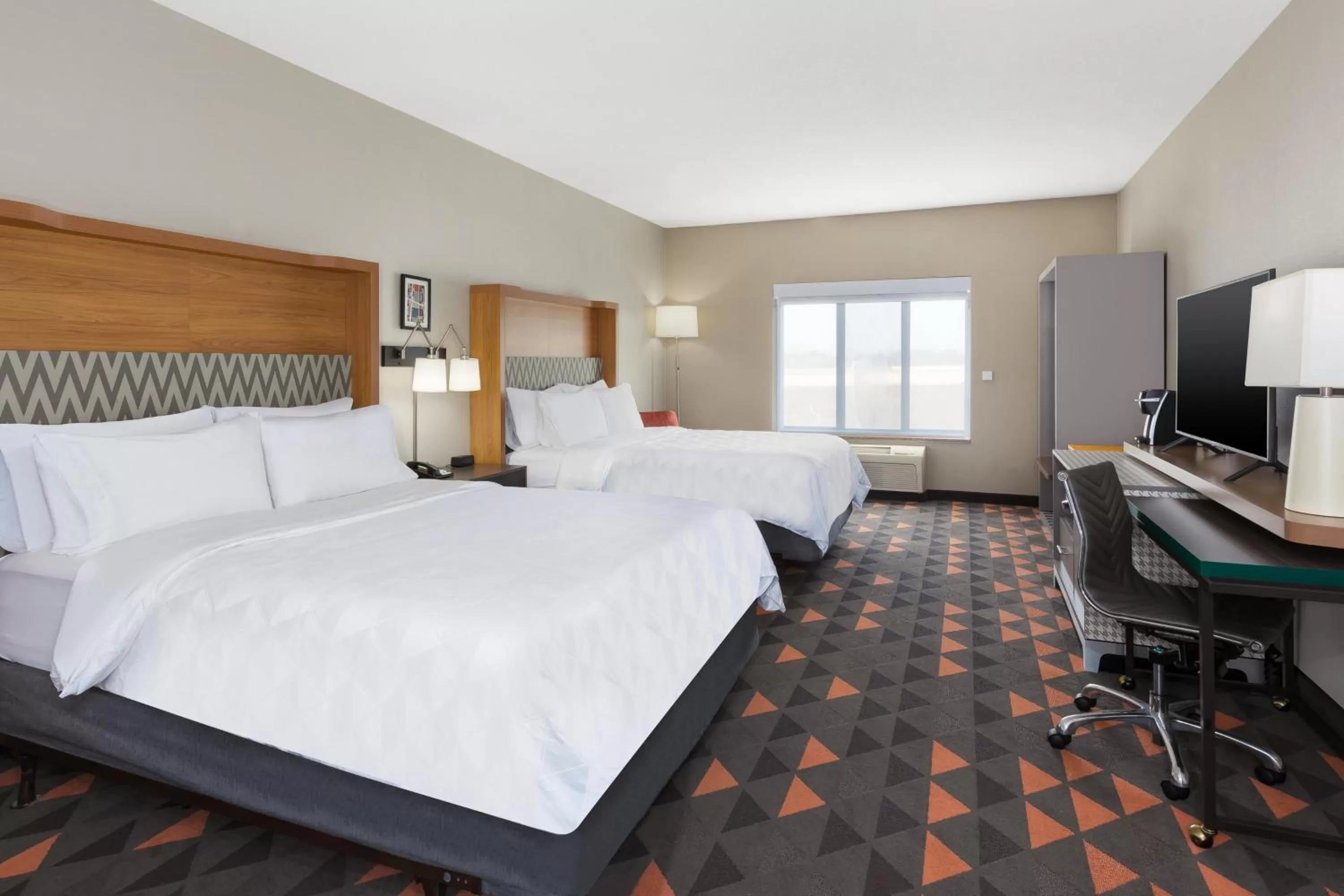 Photo of the whole room, Bed in Holiday Inn Grand Rapids - South by IHG