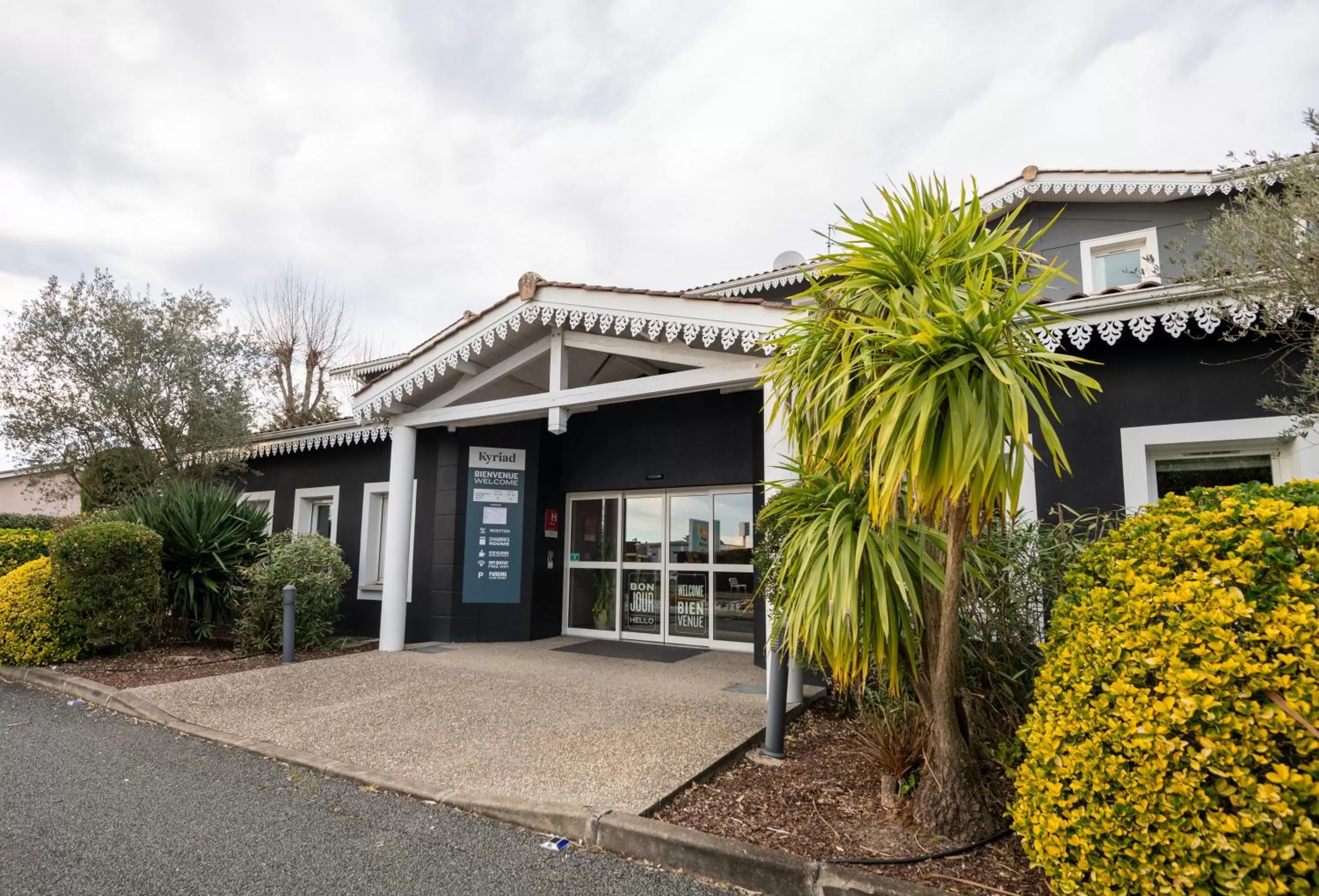 Property building in KYRIAD BORDEAUX SUD - Villenave d'Ornon