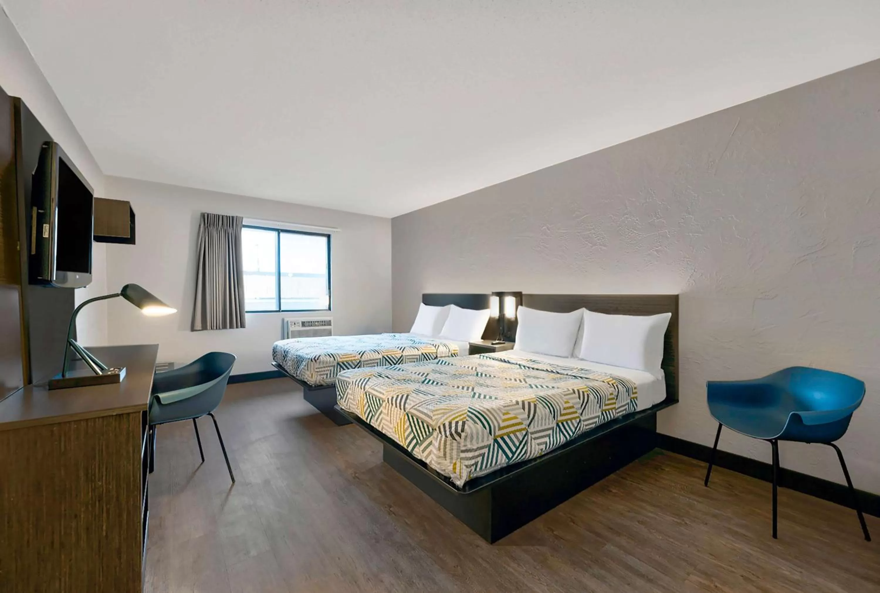 Bedroom, Bed in Motel 6-Oak Creek, WI