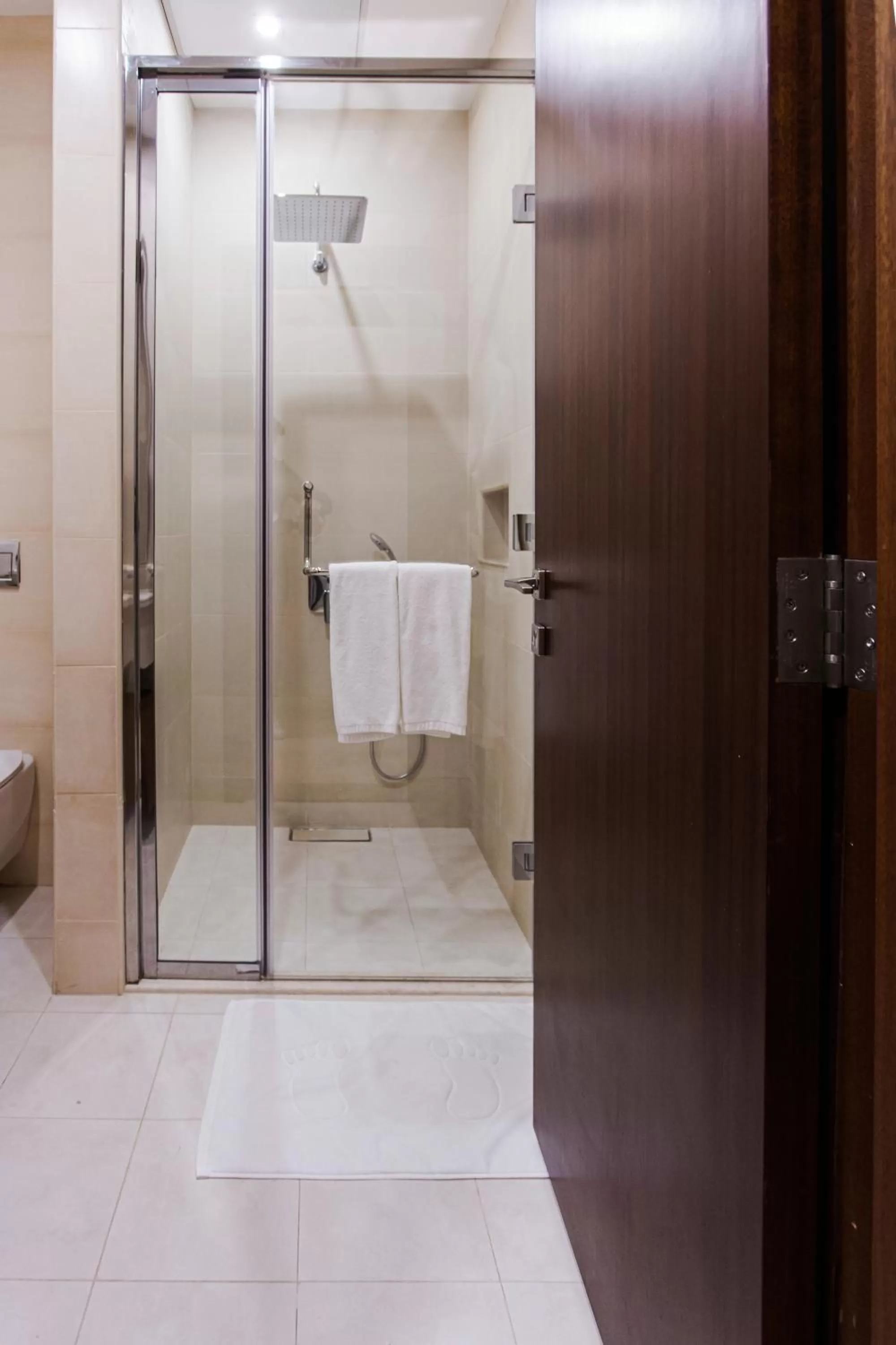 Shower in Sarwat Park Hotel Riyadh - Diplomatic Quarter