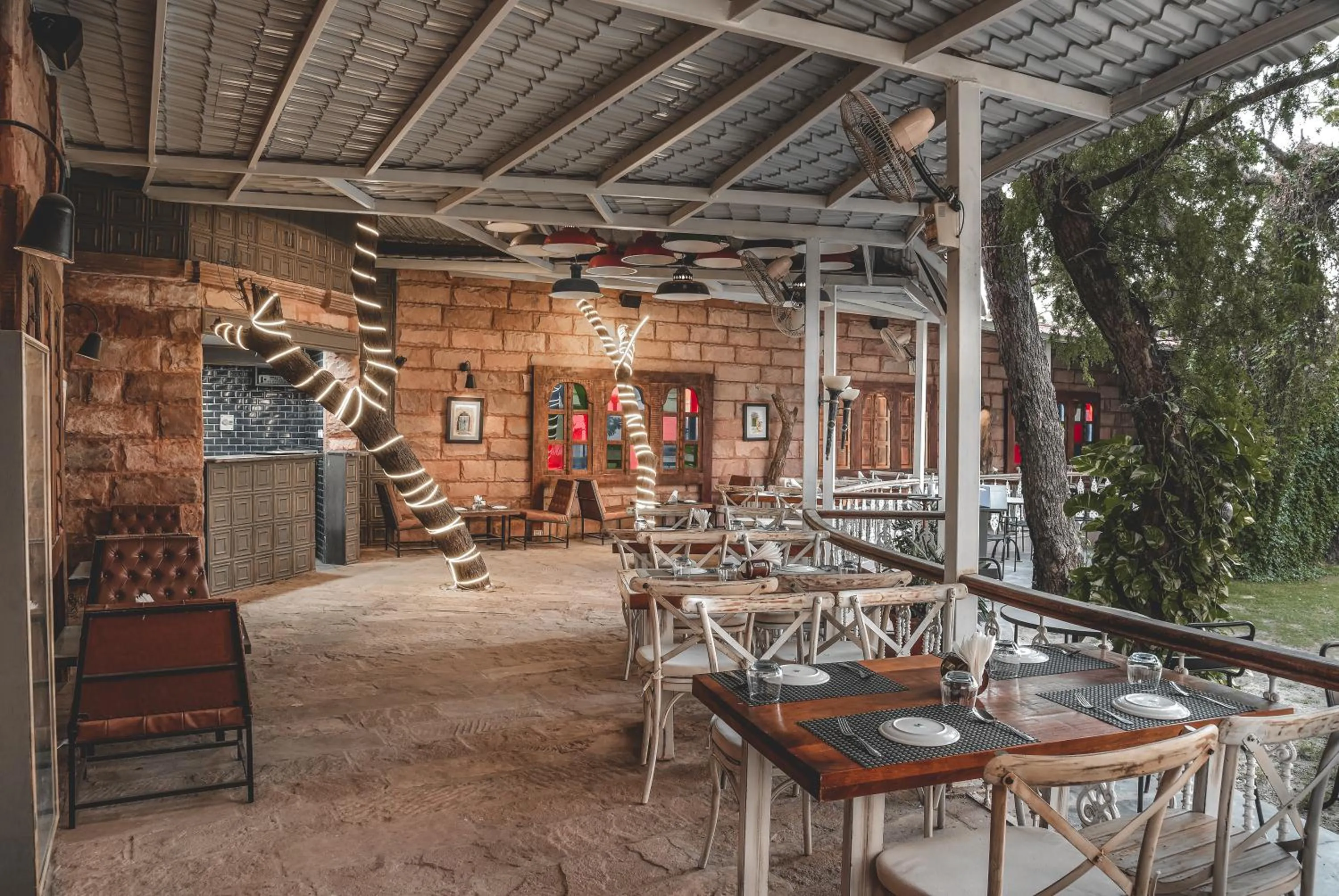 Restaurant/places to eat in Park Plaza Jodhpur