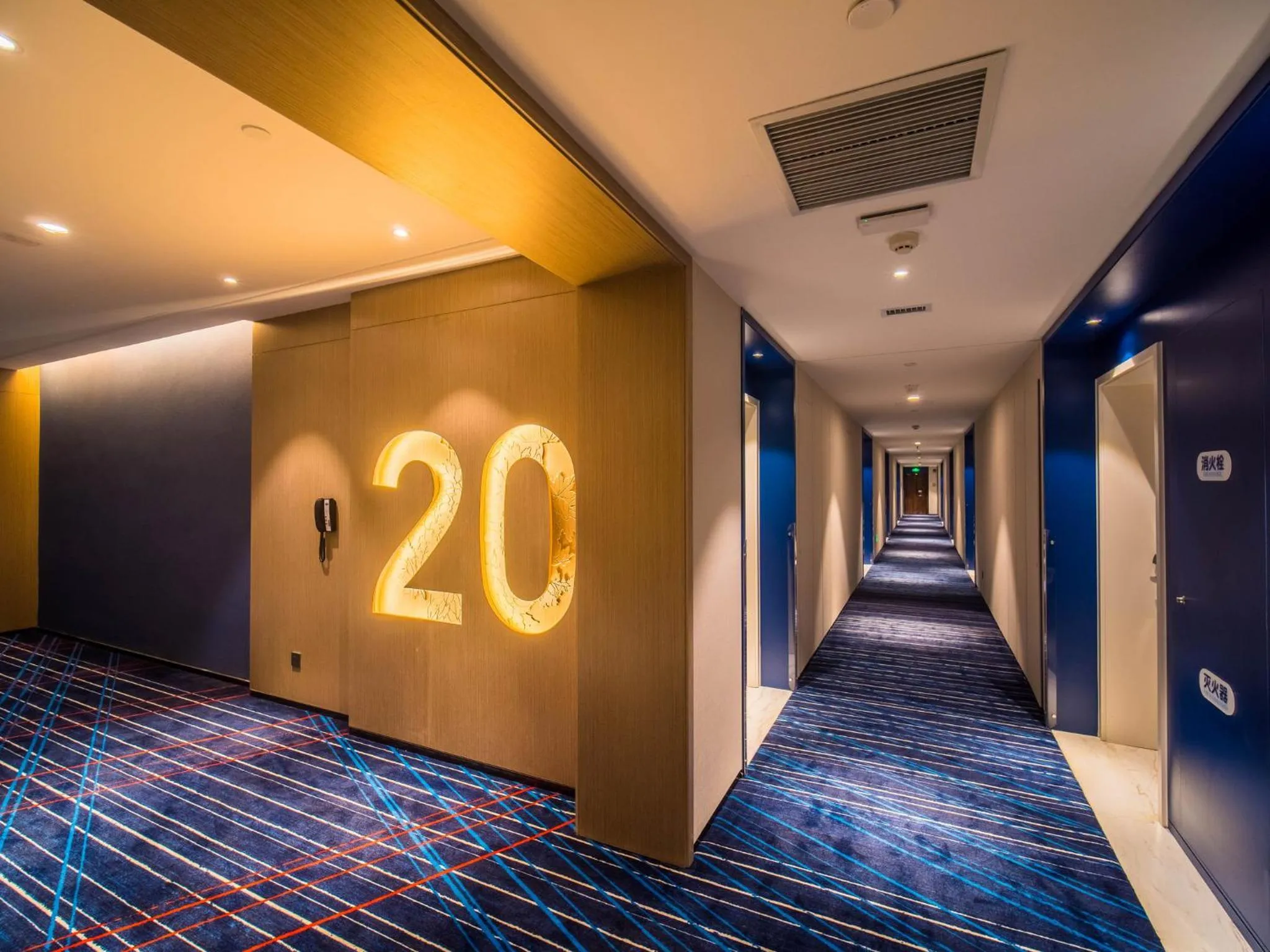 Lobby or reception in Holiday Inn Express Kunming West by IHG