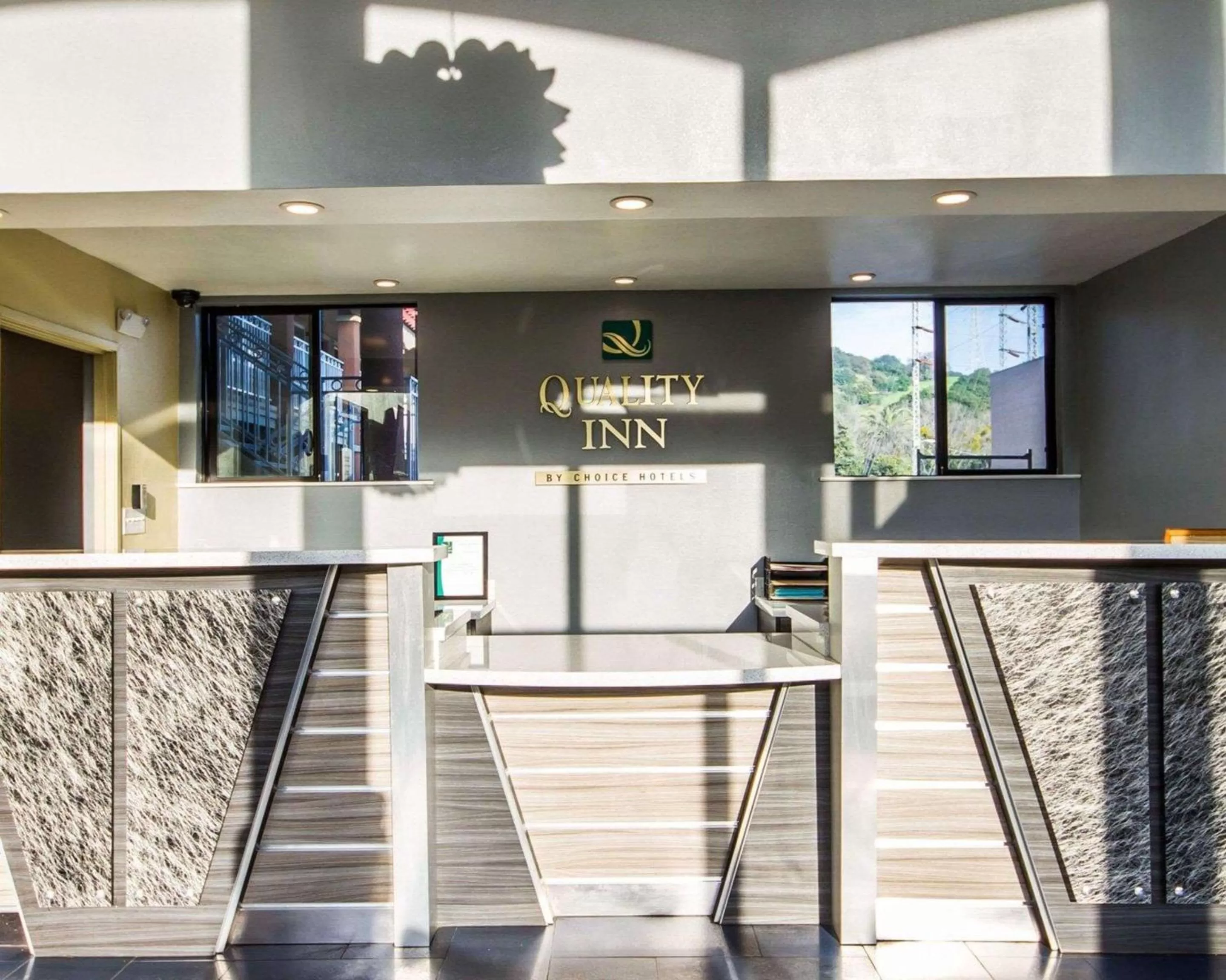 Lobby or reception in Quality Inn Martinez