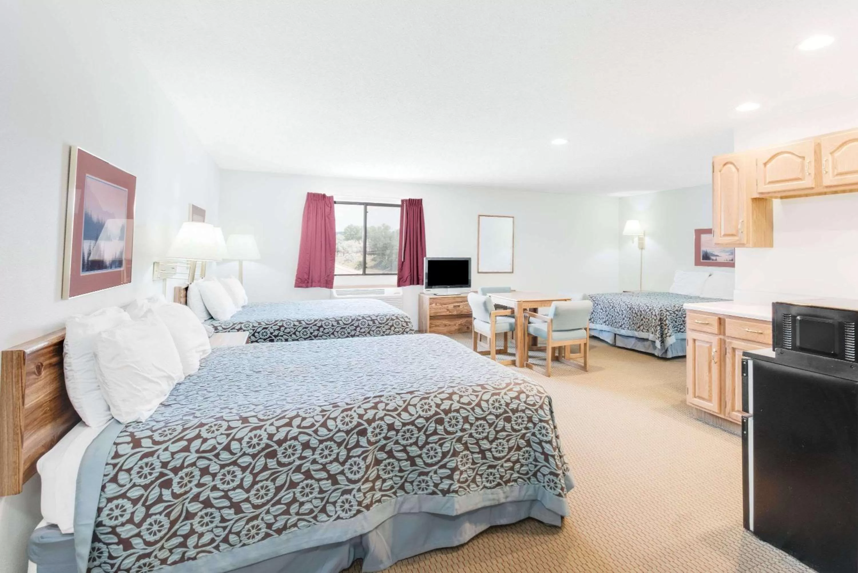 Bed in Days Inn by Wyndham Sturgis