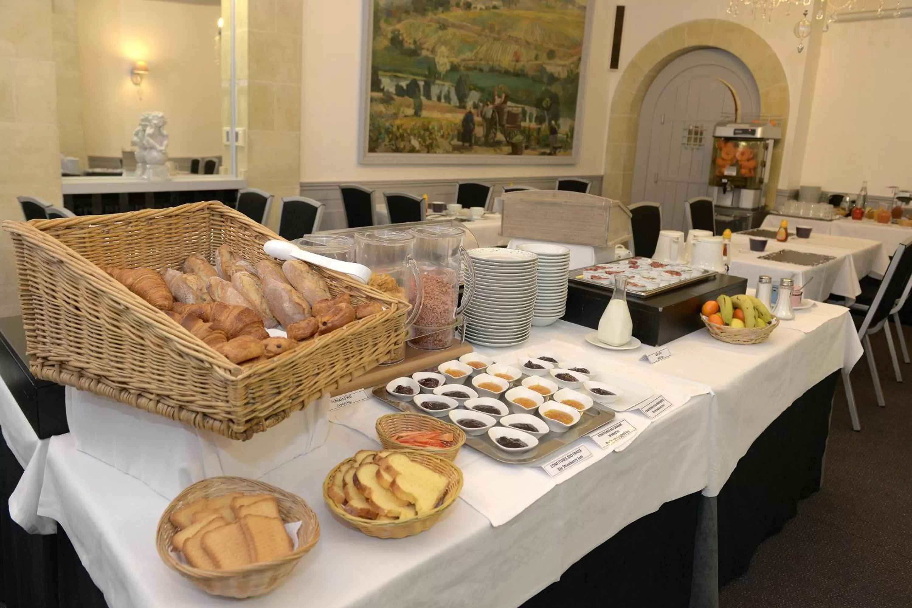 Food in Hôtel De France