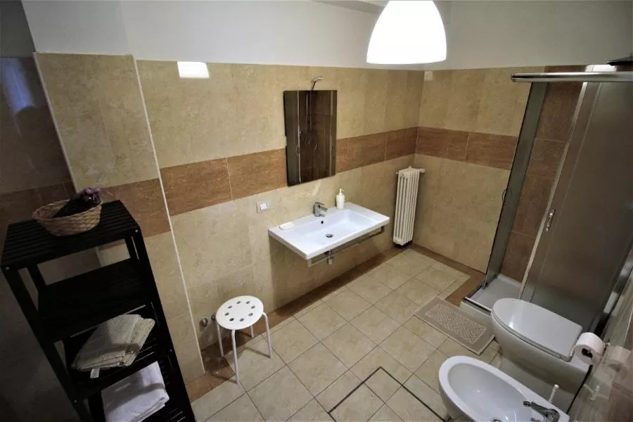 Shower, Bathroom in Radices Bed & Breakfast