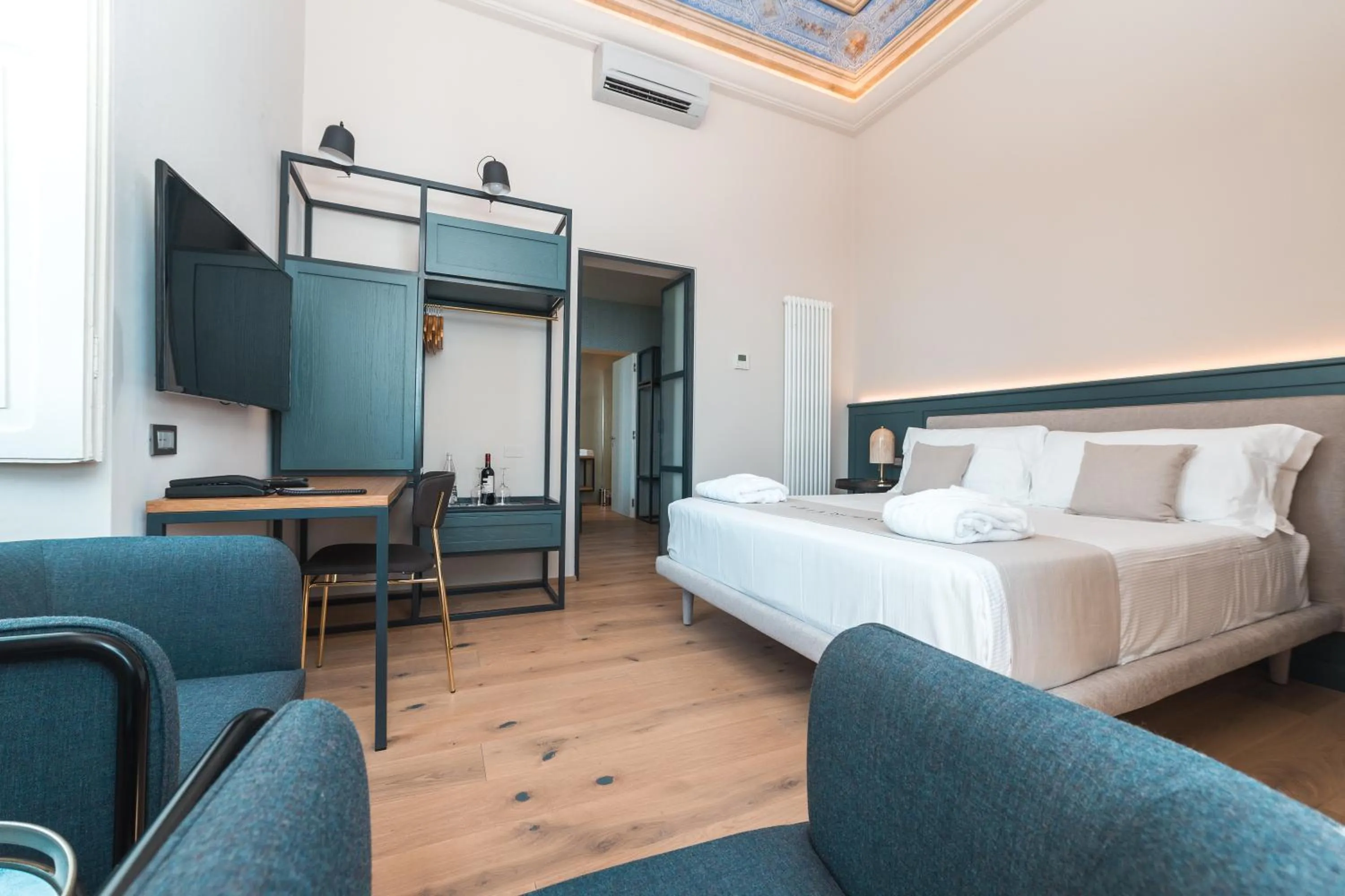 Photo of the whole room, Bed in Villa Riviera Resort