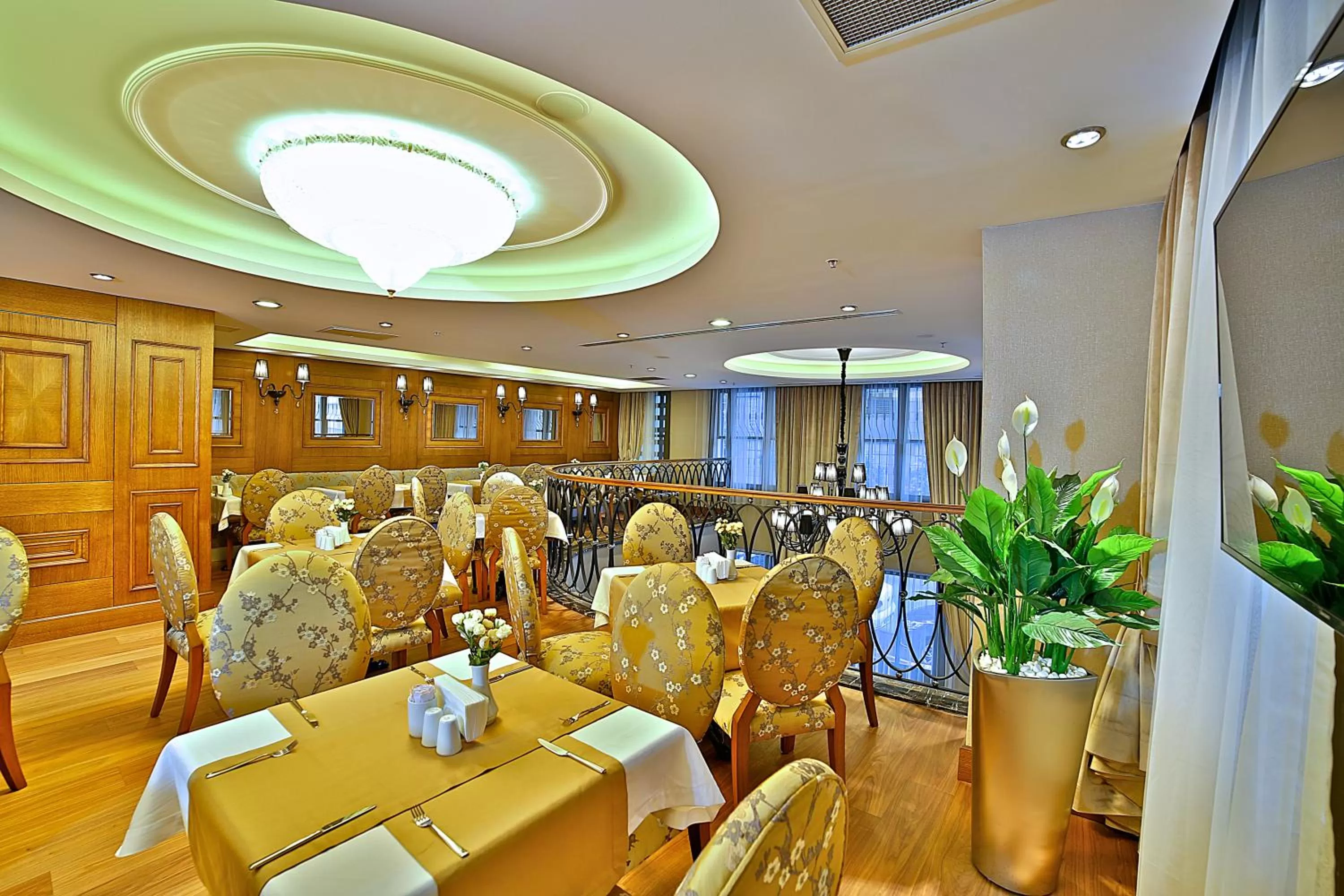 Dining area in Adelmar Hotel Istanbul Sisli