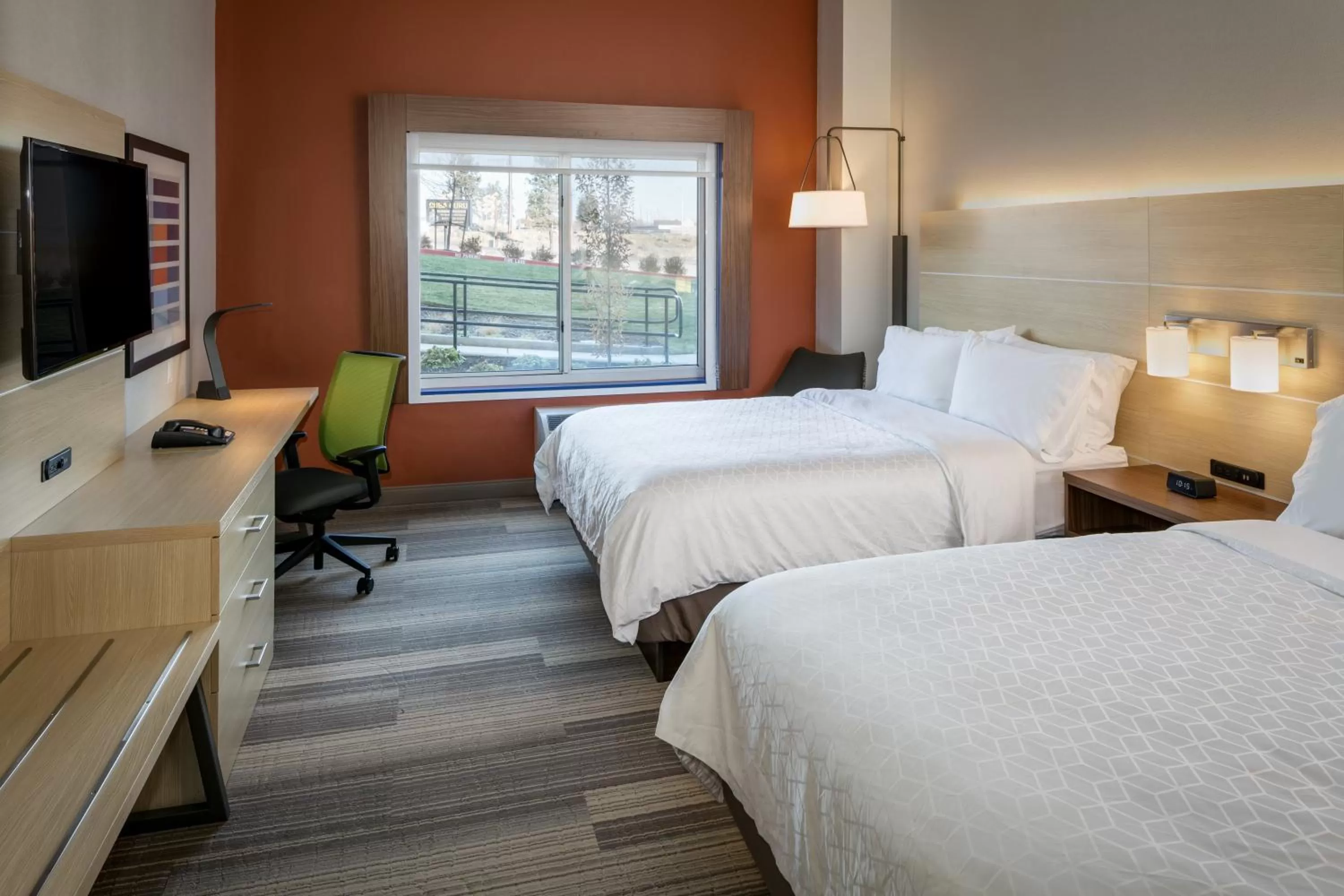 Photo of the whole room, Bed in Holiday Inn Express & Suites - Bend South by IHG